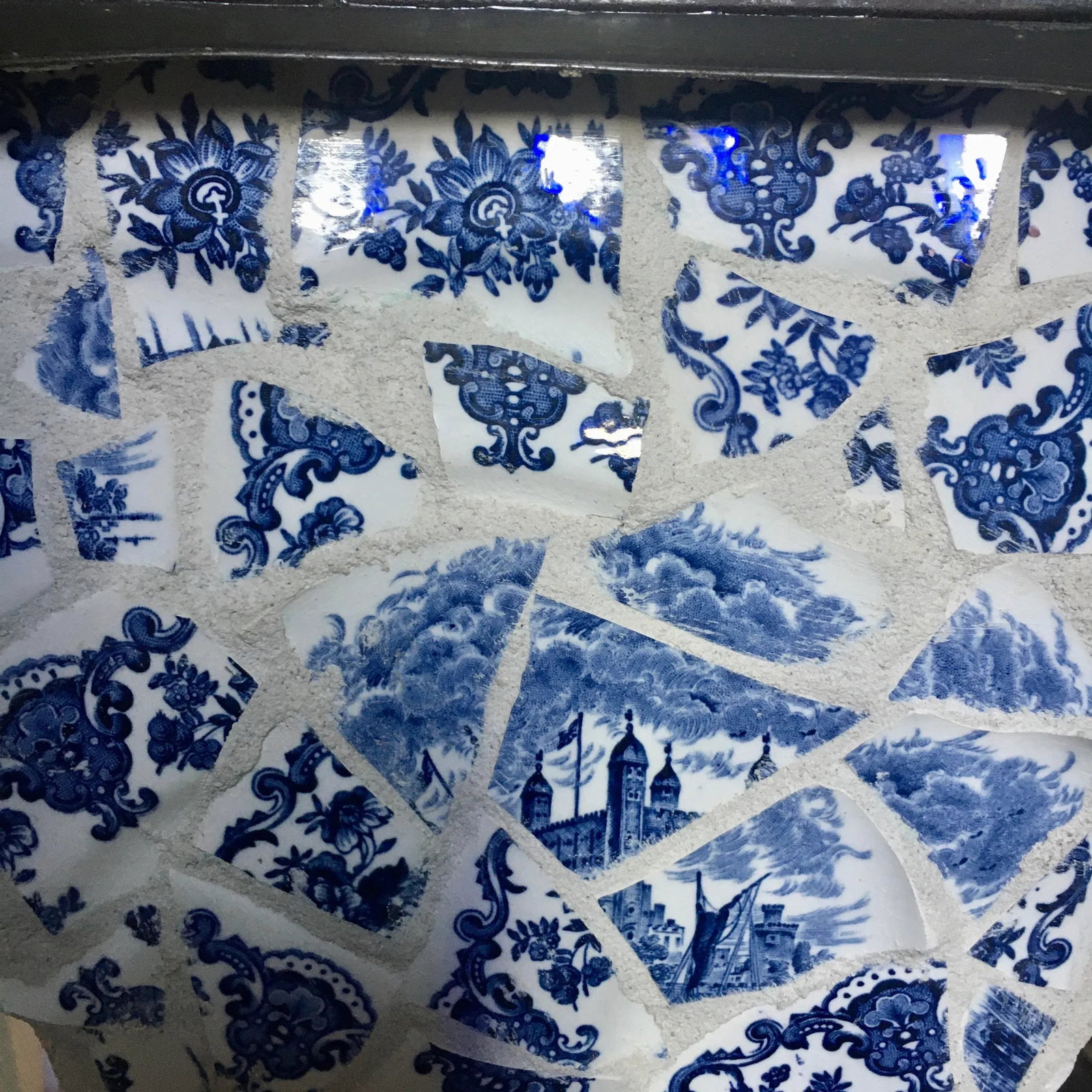 French Country Style Broken Delft China Mosaic Table Lamp - 8