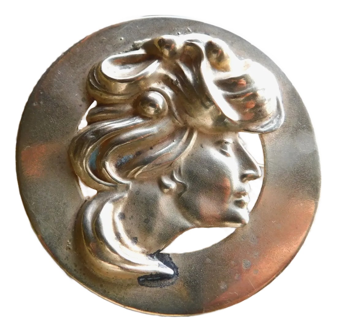 Art Nouveau Antique Gold Woman Profile Round Brooch, C. 1900: Vintage Art Nouveau large solid brass profile of a woman brooch, C. 1900. This authentic stunning round brass turn of the century brooch measures 2.0 inches in diameter, with a "C" Closure on the
