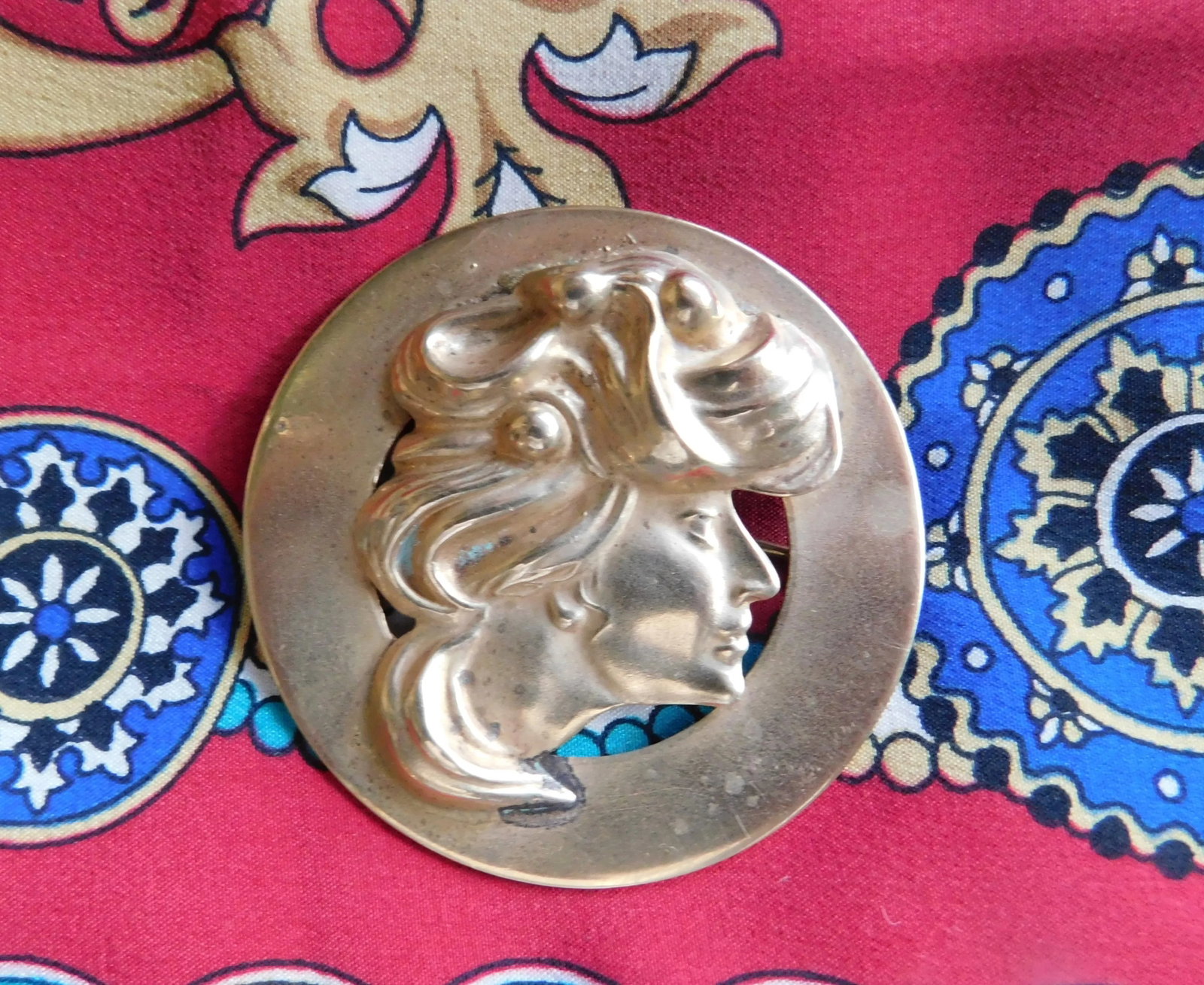 Art Nouveau Antique Gold Woman Profile Round Brooch, C. 1900 - 2