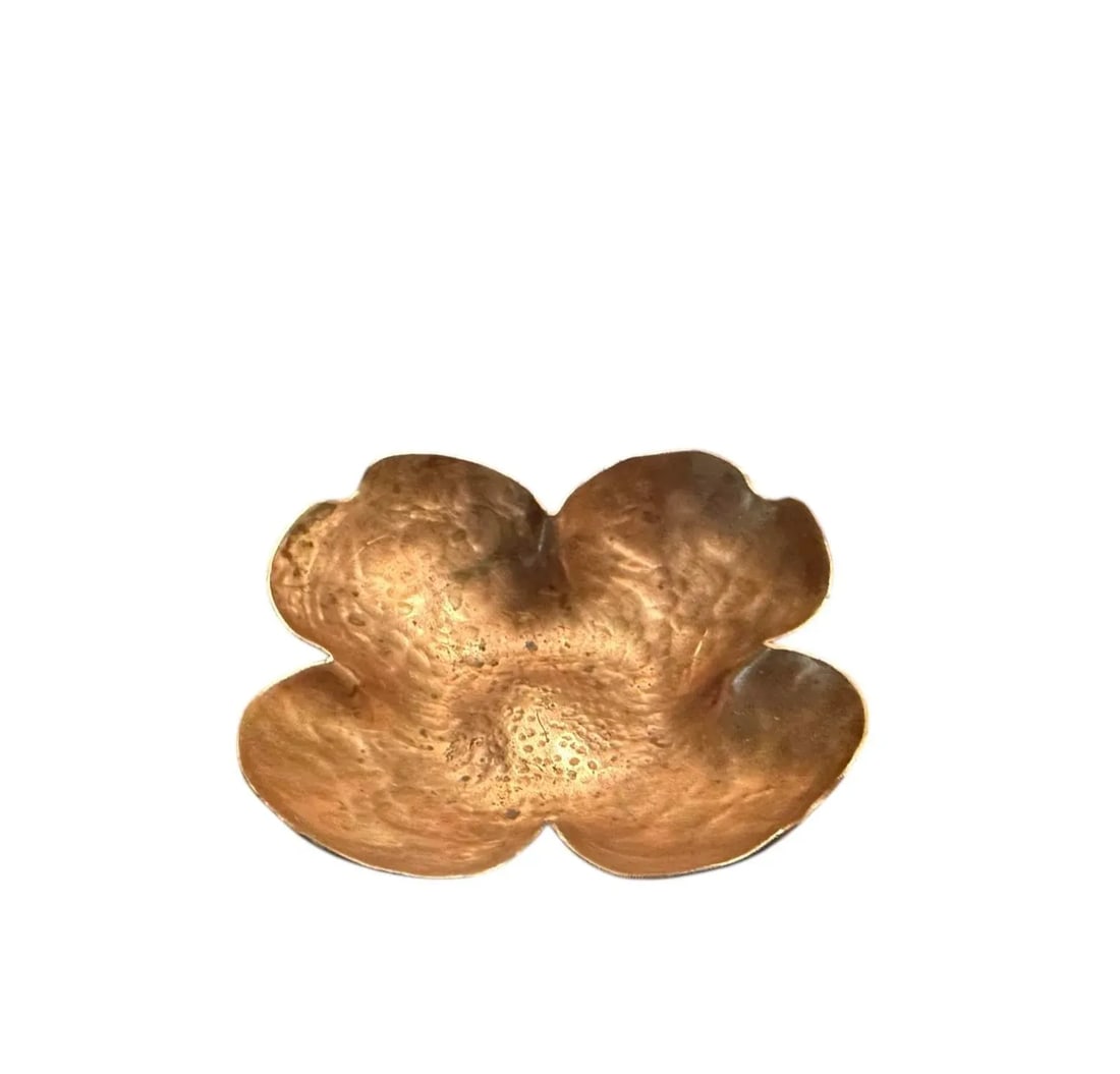 Vintage Arts & Crafts Hammered Copper Dogwood Blossom / Clover Dish / Vide Poche / Pin Tray - 2