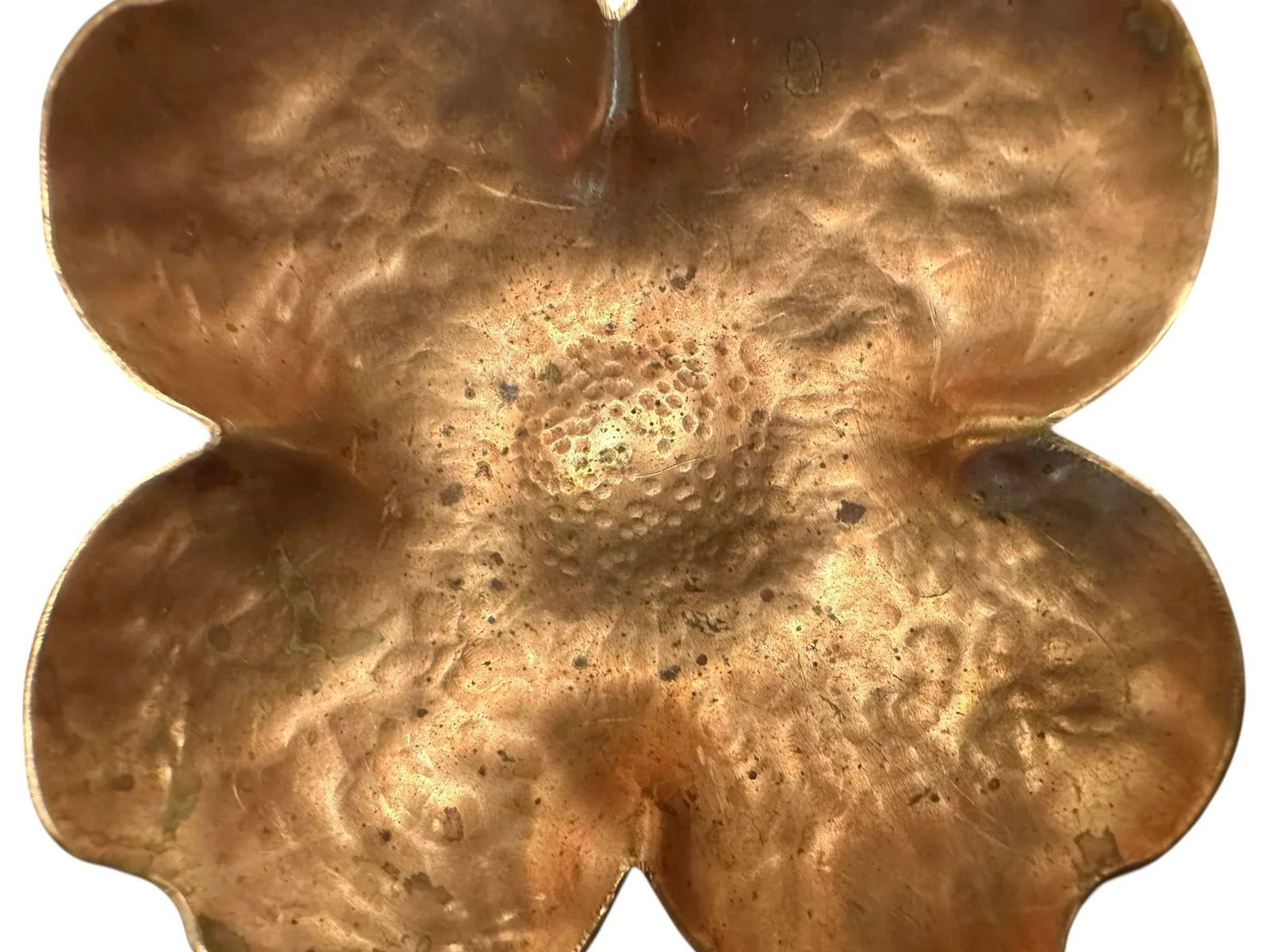 Vintage Arts & Crafts Hammered Copper Dogwood Blossom / Clover Dish / Vide Poche / Pin Tray - 4