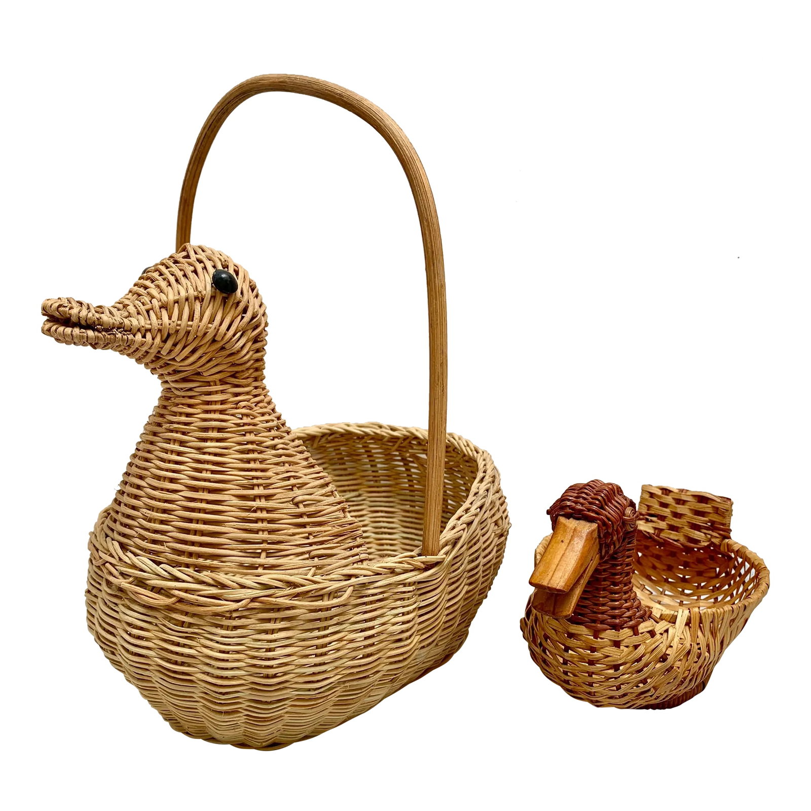 Vintage Rustic Ducky Trinket Baskets: Whimsical set of two petite vintage wood wicker duck trinket baskets. Perfect for keys, cosmetics or potpourri. One larger and one smaller. Condition: Alterations: Original Condition Unaltered