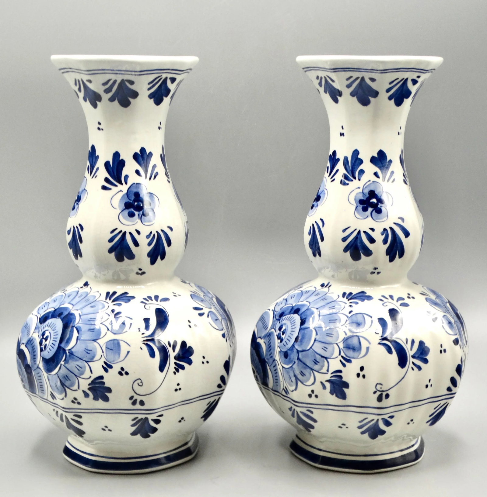 Lobed Bulbous Dutch Delft Vases Hand Painted, a Matched Pair - 7