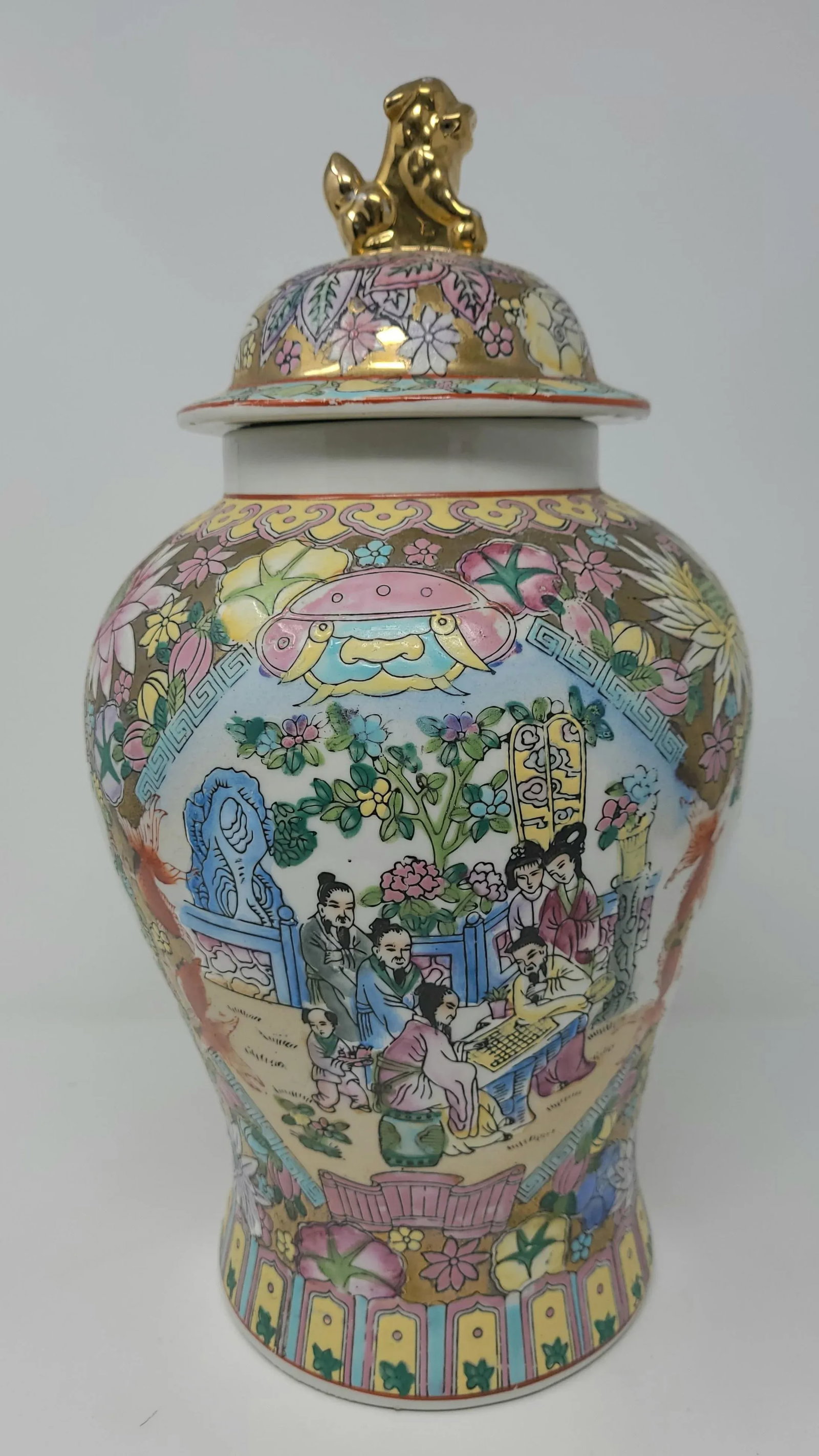 Vintage Rose Medallion Hand Painted Ginger Jar With Gold Foo Dog Lid - 3