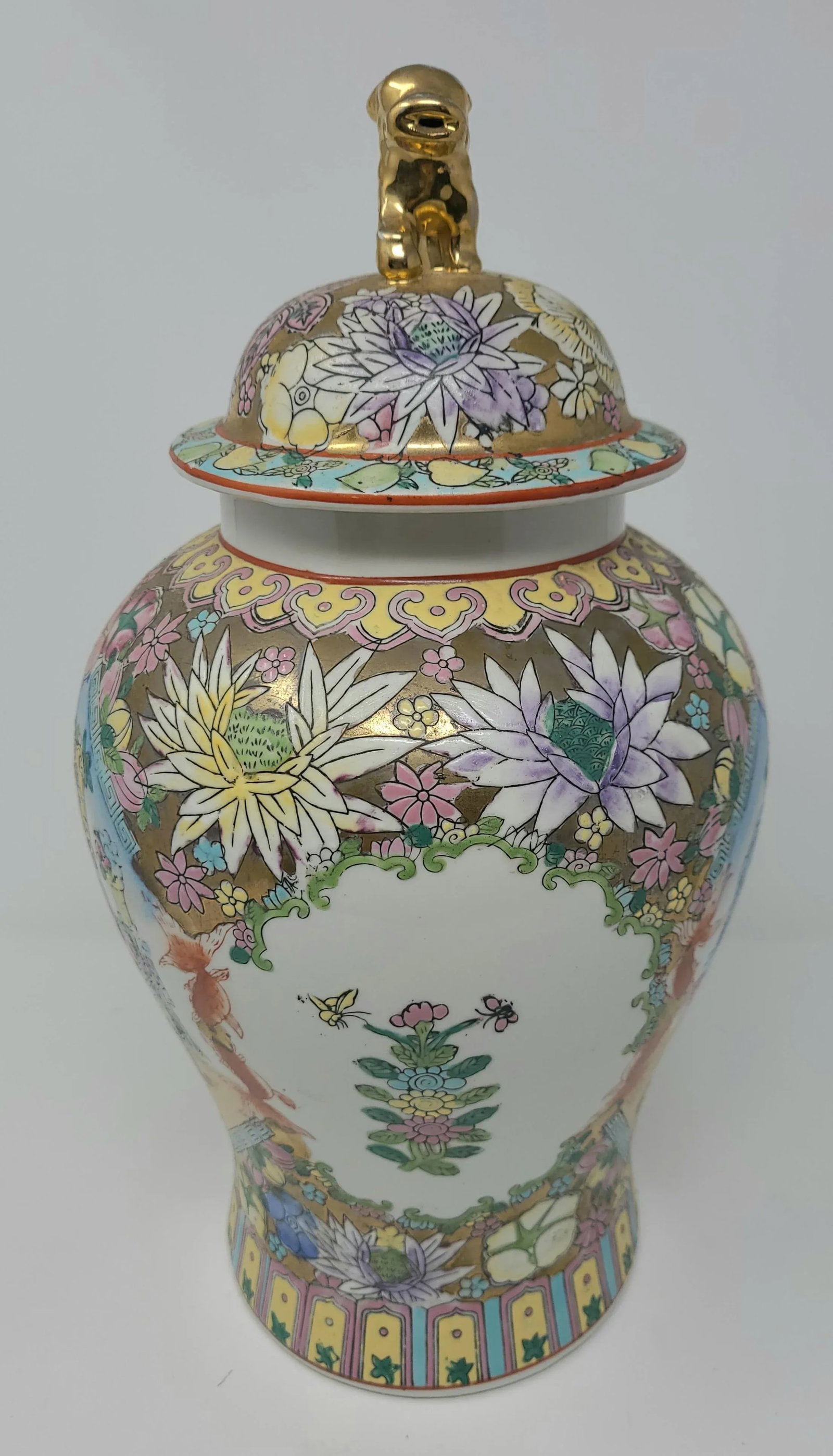 Vintage Rose Medallion Hand Painted Ginger Jar With Gold Foo Dog Lid - 6