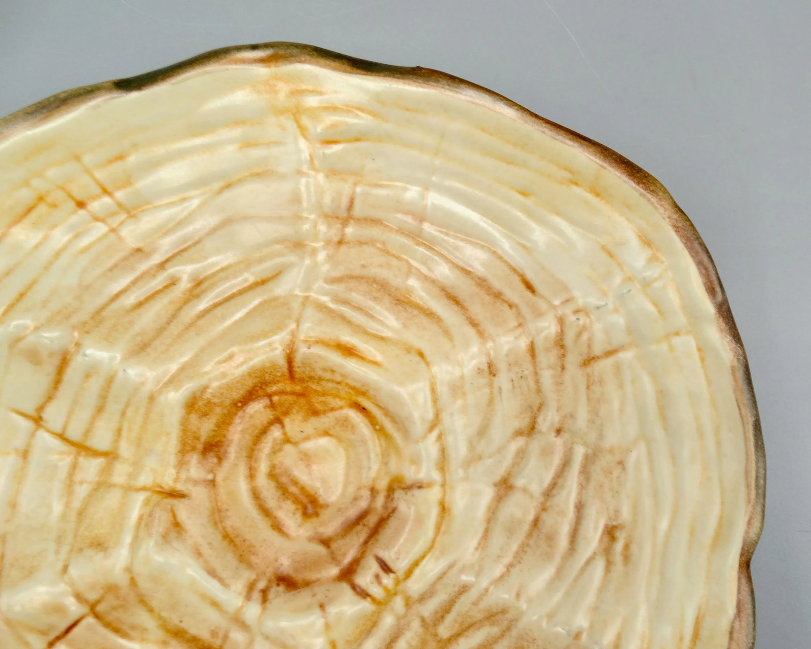 French Trompe l'Oeil Faux Bois Glazed Organic Oyster Plate - 12