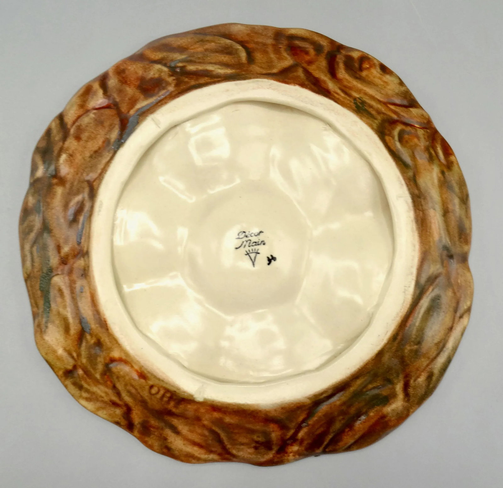 French Trompe l'Oeil Faux Bois Glazed Organic Oyster Plate - 8