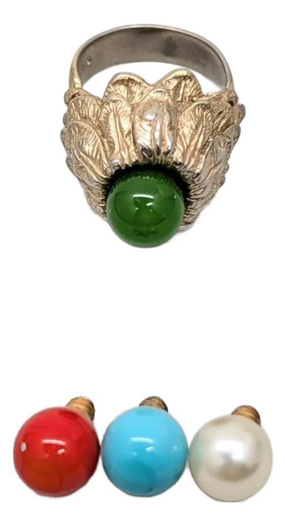 Vintage 1960s Signed Napier Goldtone Interchangeable Center Adjustable Ring: Rare 1960s goldtone flower adjustable ring with interchangeable center, with faux-pearl, faux-turquoise, faux-carnelian and faux-jade screw in center. Band measures 3/16 inches wide. Ring is 13/16