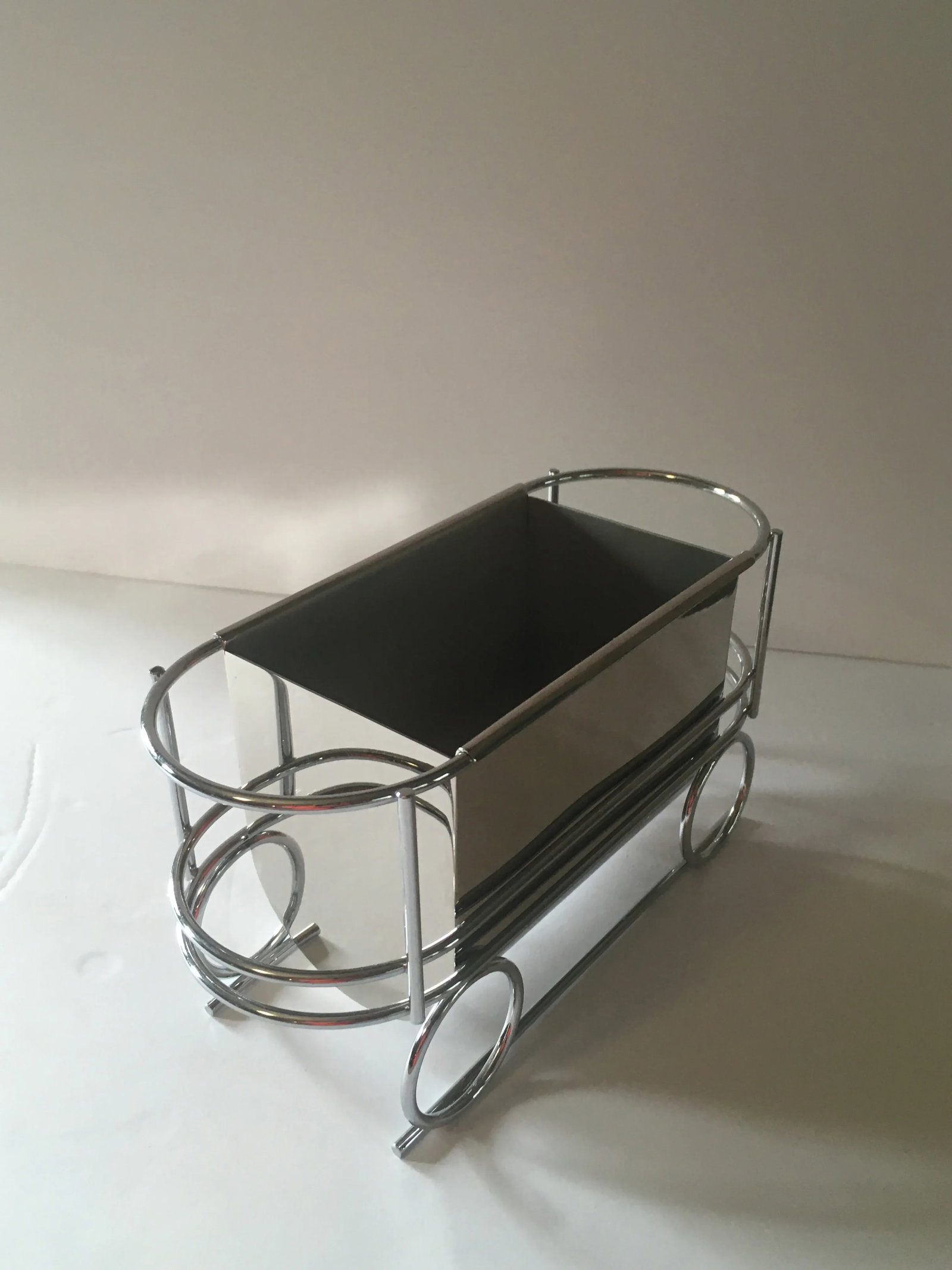 1970s Art Deco Style Chrome Caboose Wine Bottle Trolly - 2