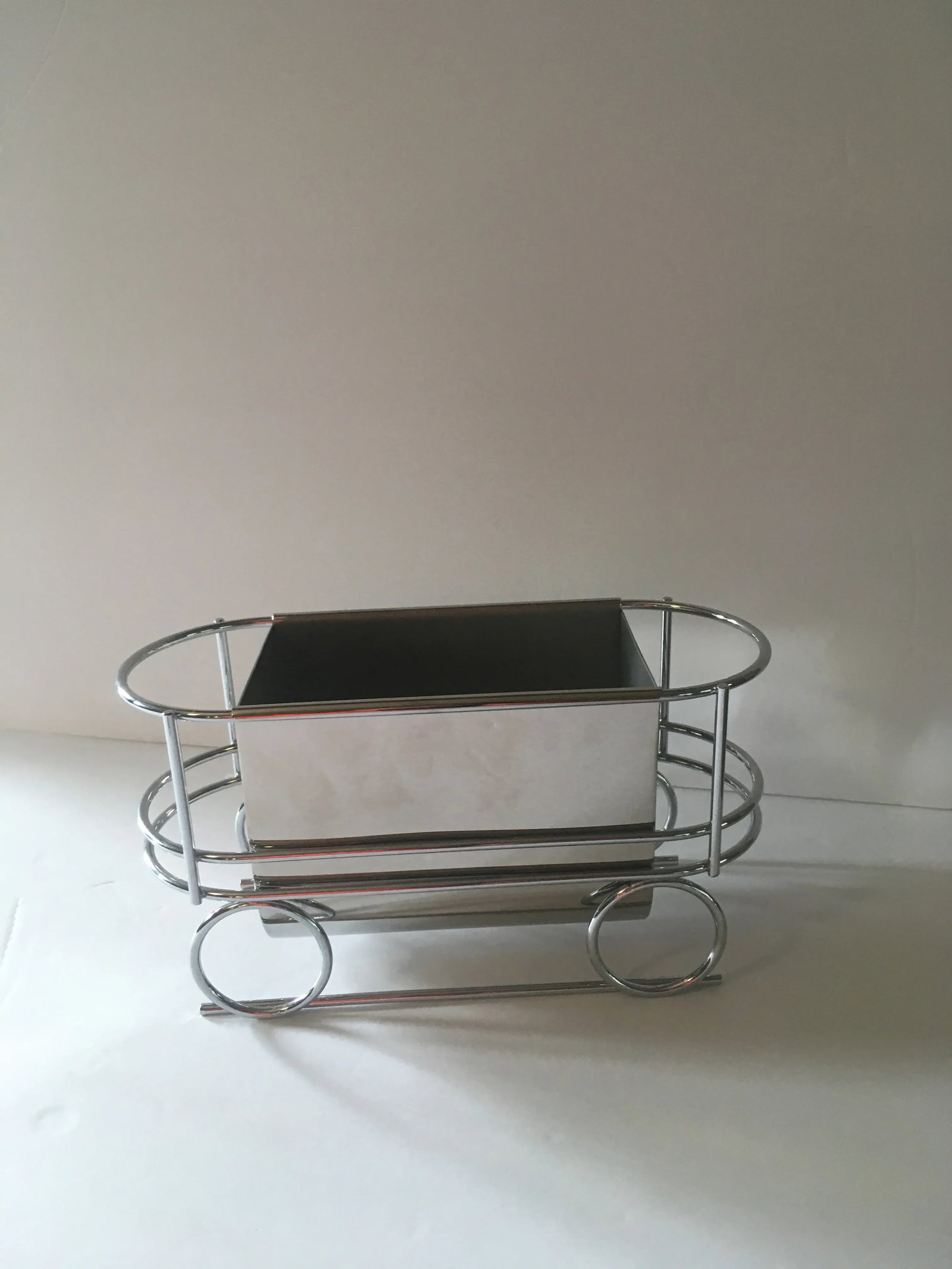 1970s Art Deco Style Chrome Caboose Wine Bottle Trolly - 6