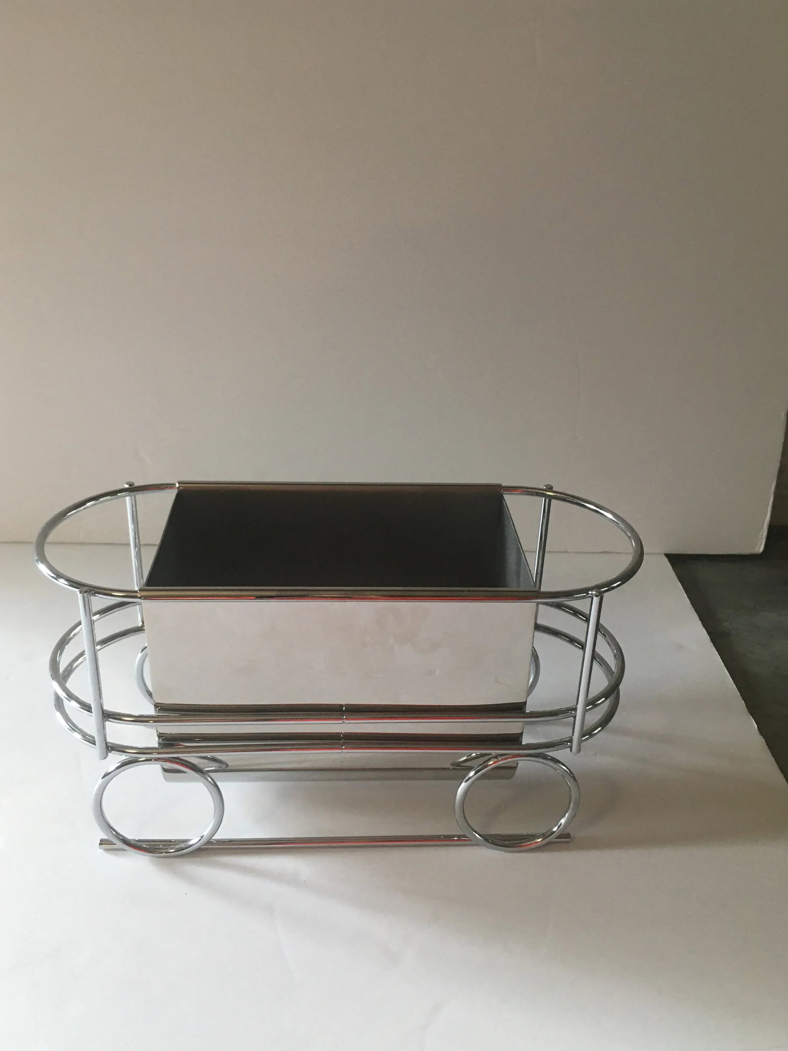 1970s Art Deco Style Chrome Caboose Wine Bottle Trolly - 8