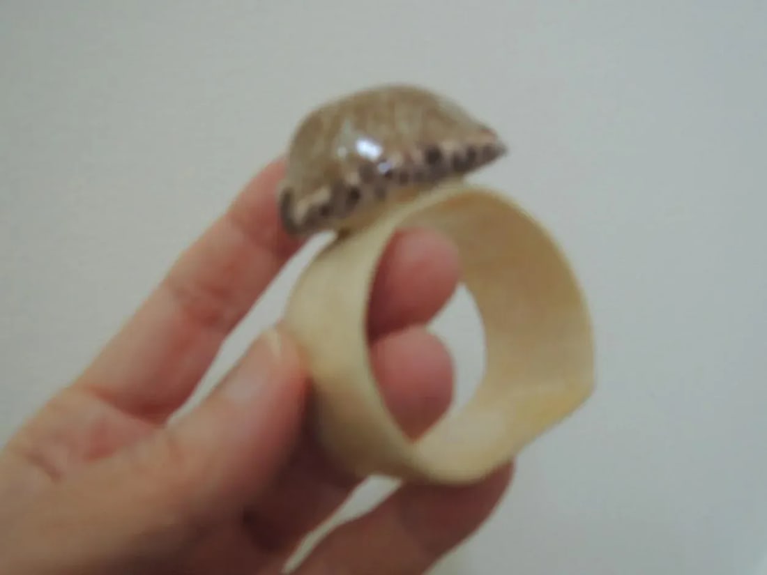 1960s Mother of Pearl and Shell Napkin Rings - Set of 6 - 9
