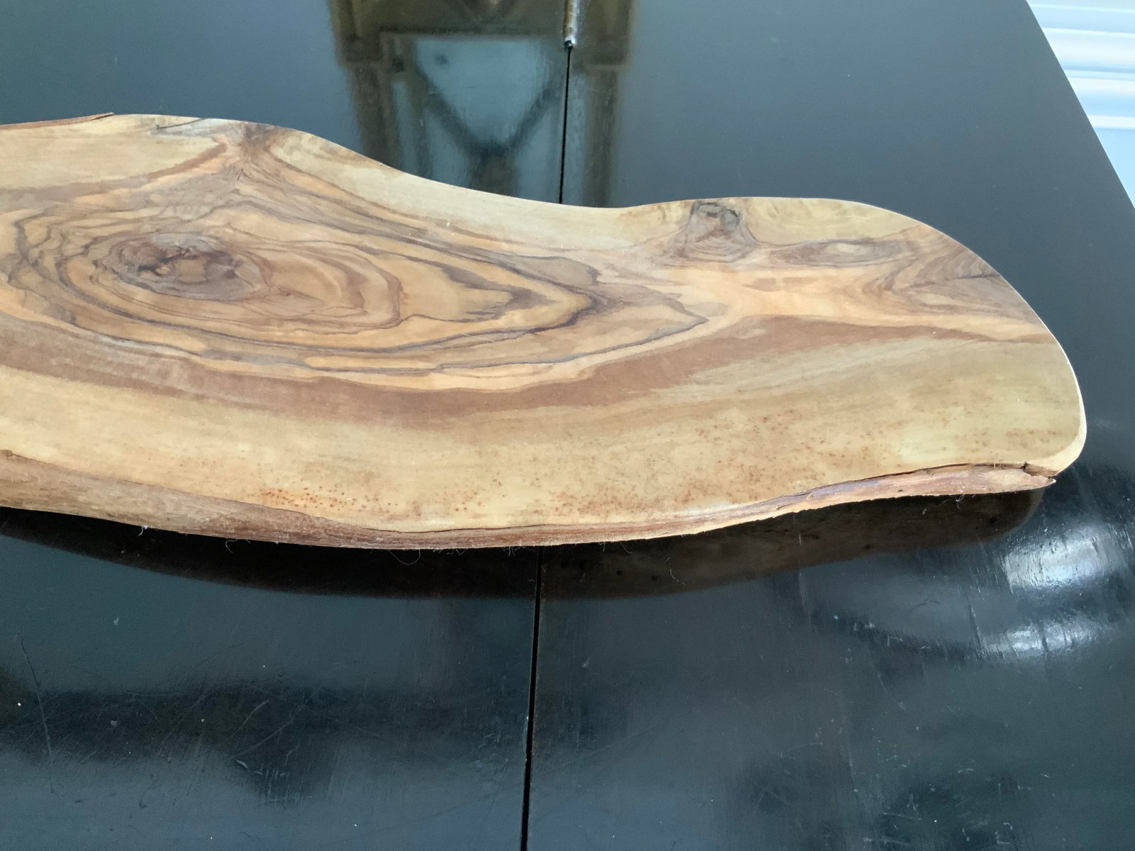 1970s Rustic Wooden Charcuterie Board With Live Edges - 3
