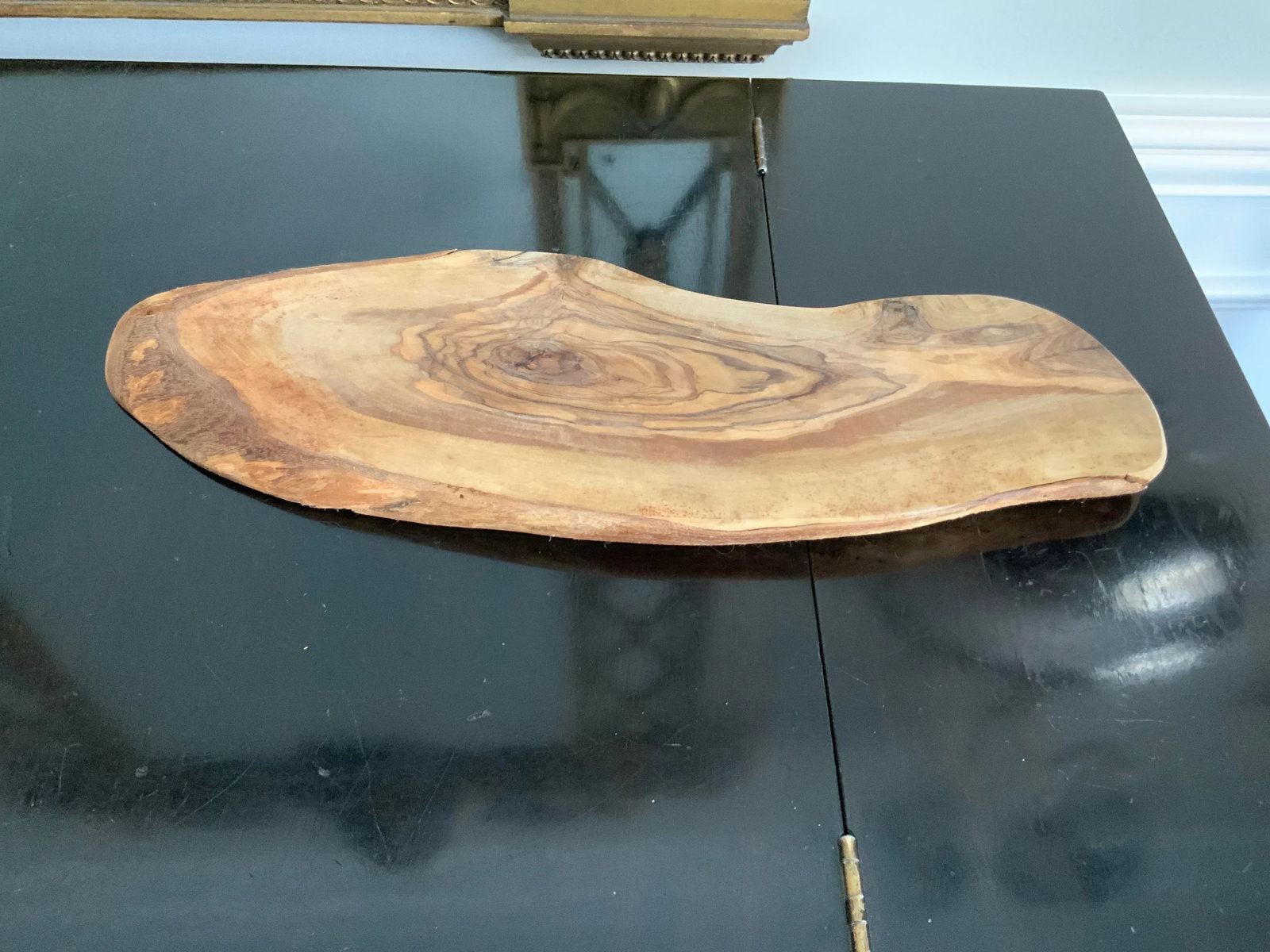 1970s Rustic Wooden Charcuterie Board With Live Edges - 8