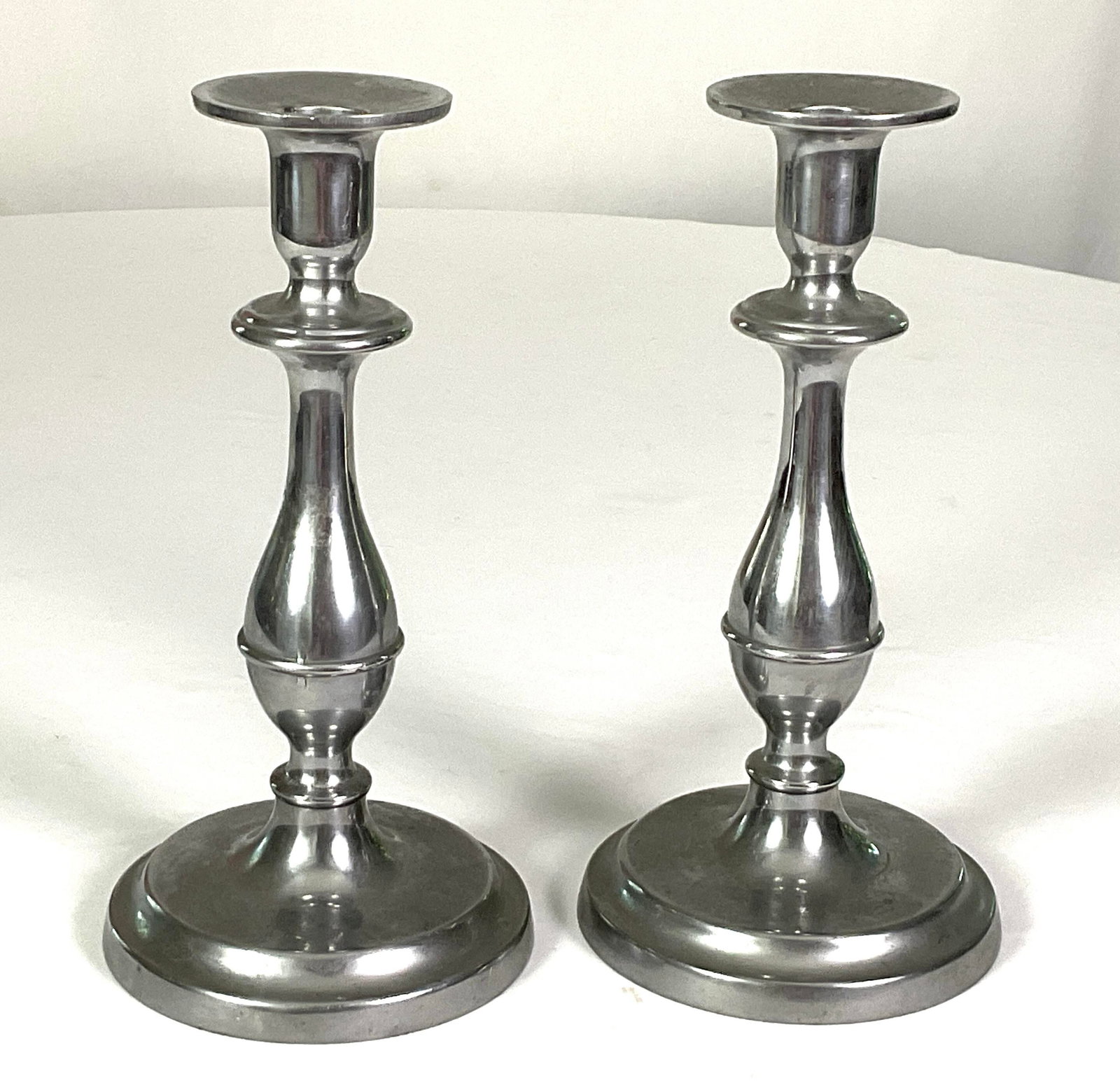 The Wilton Company Pewter Candlesticks a Pair - 3