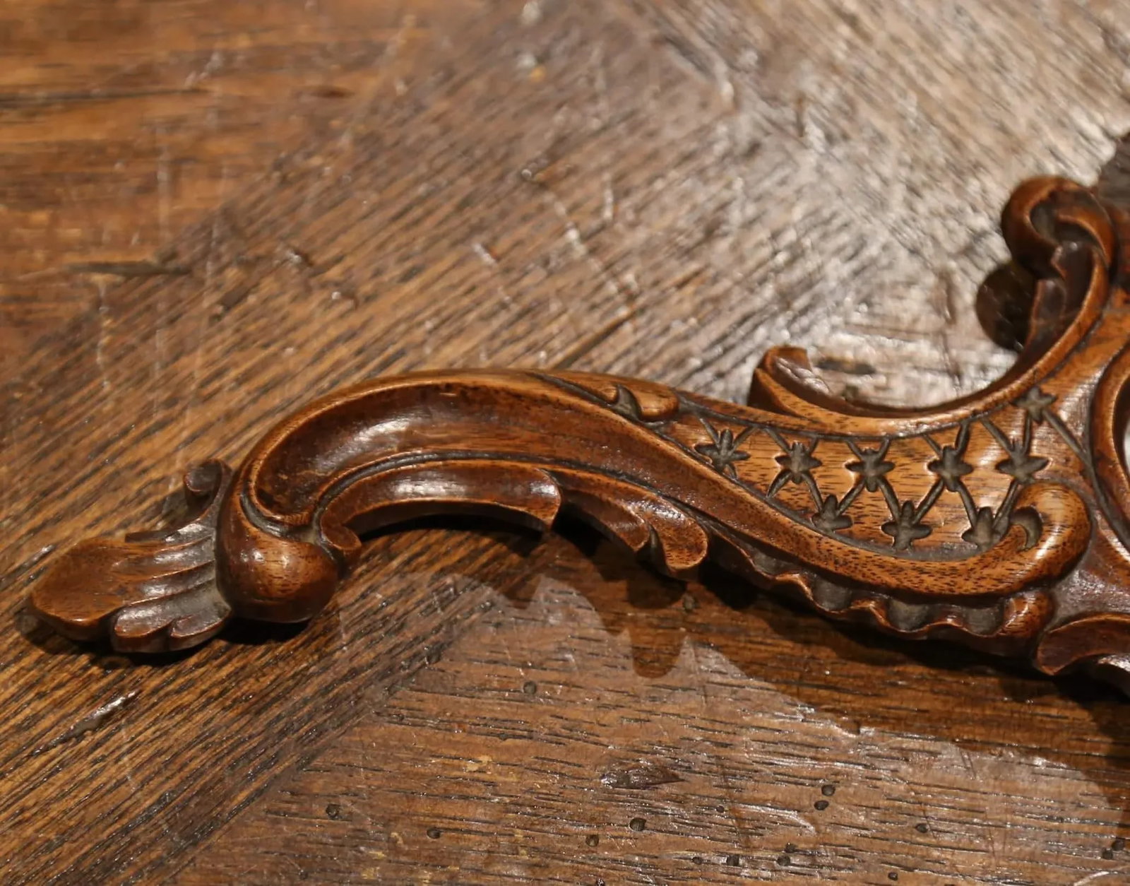 19th Century French Black Forest Carved Walnut Hand Mirror With Beveled Glass - 4