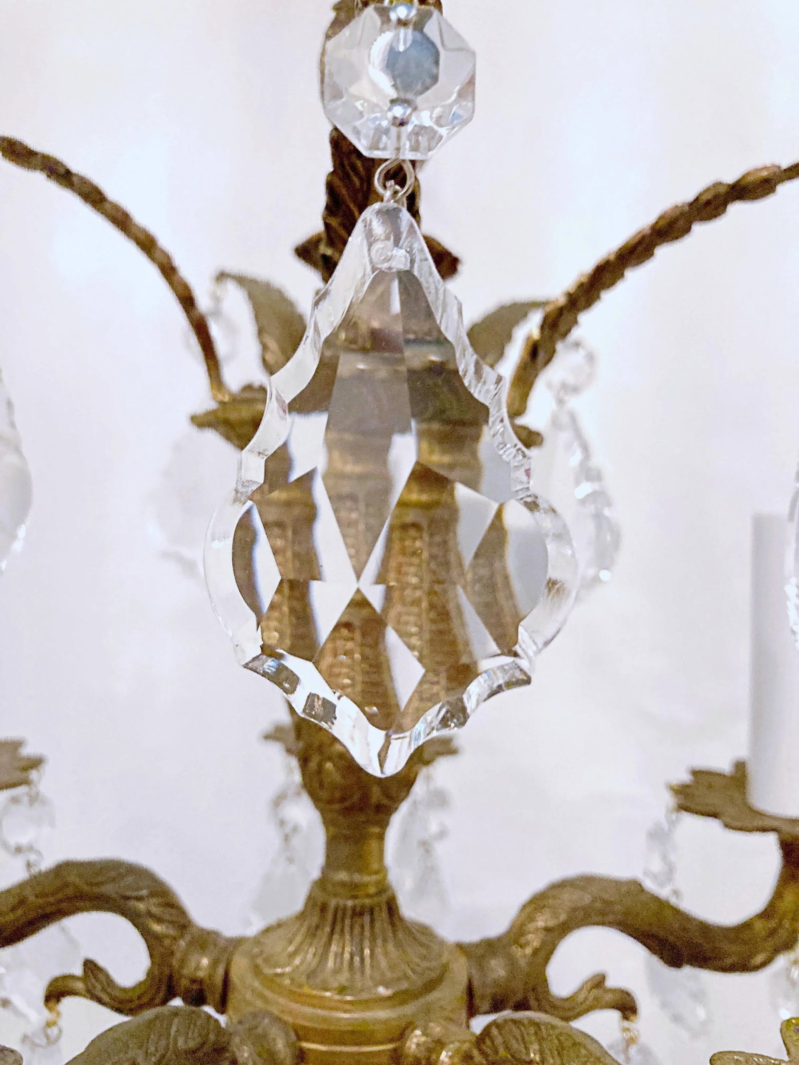 1950s Brass Chandelier With French Pendalogue Crystals - 6