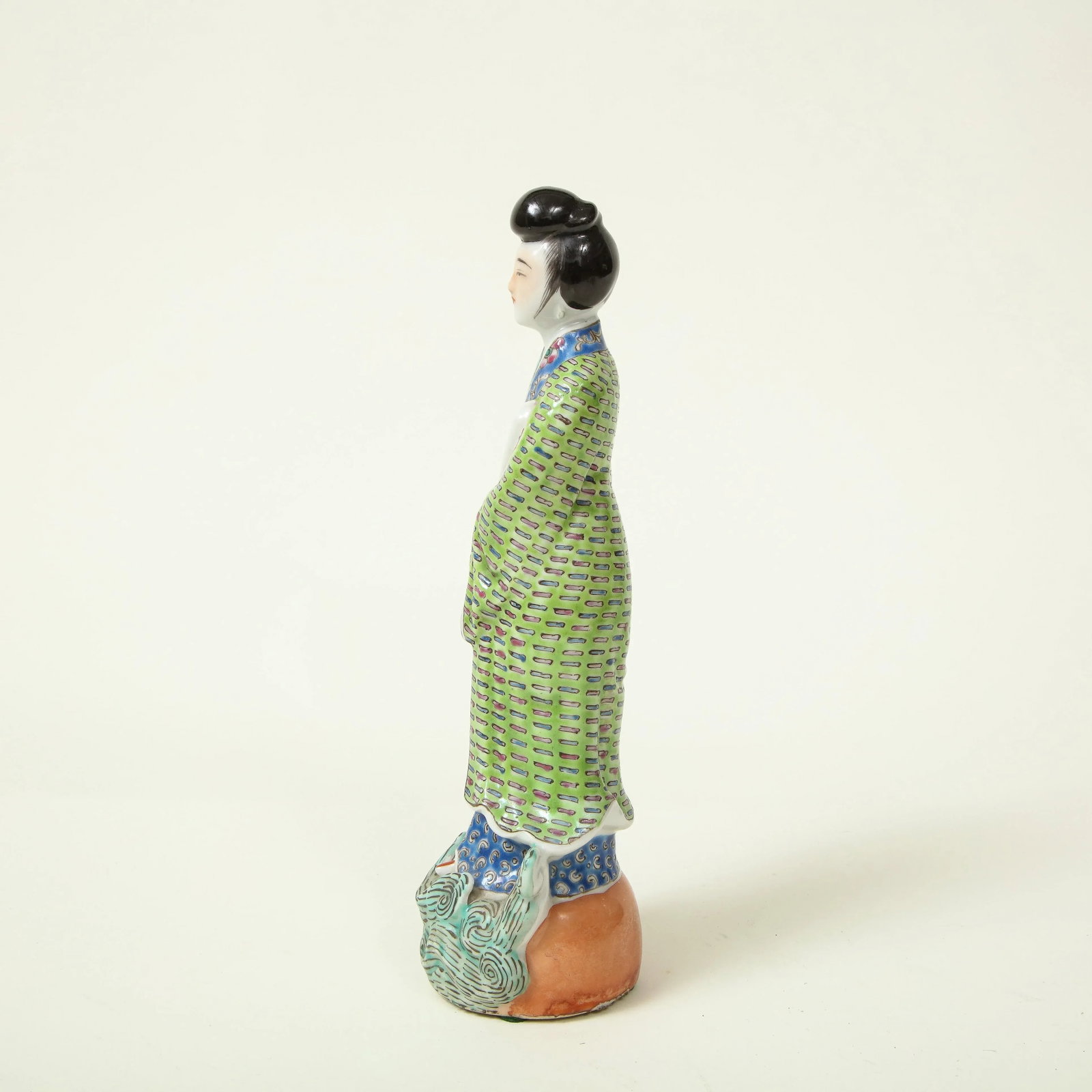 Chinese Porcelain Figure of a Court Lady - 2