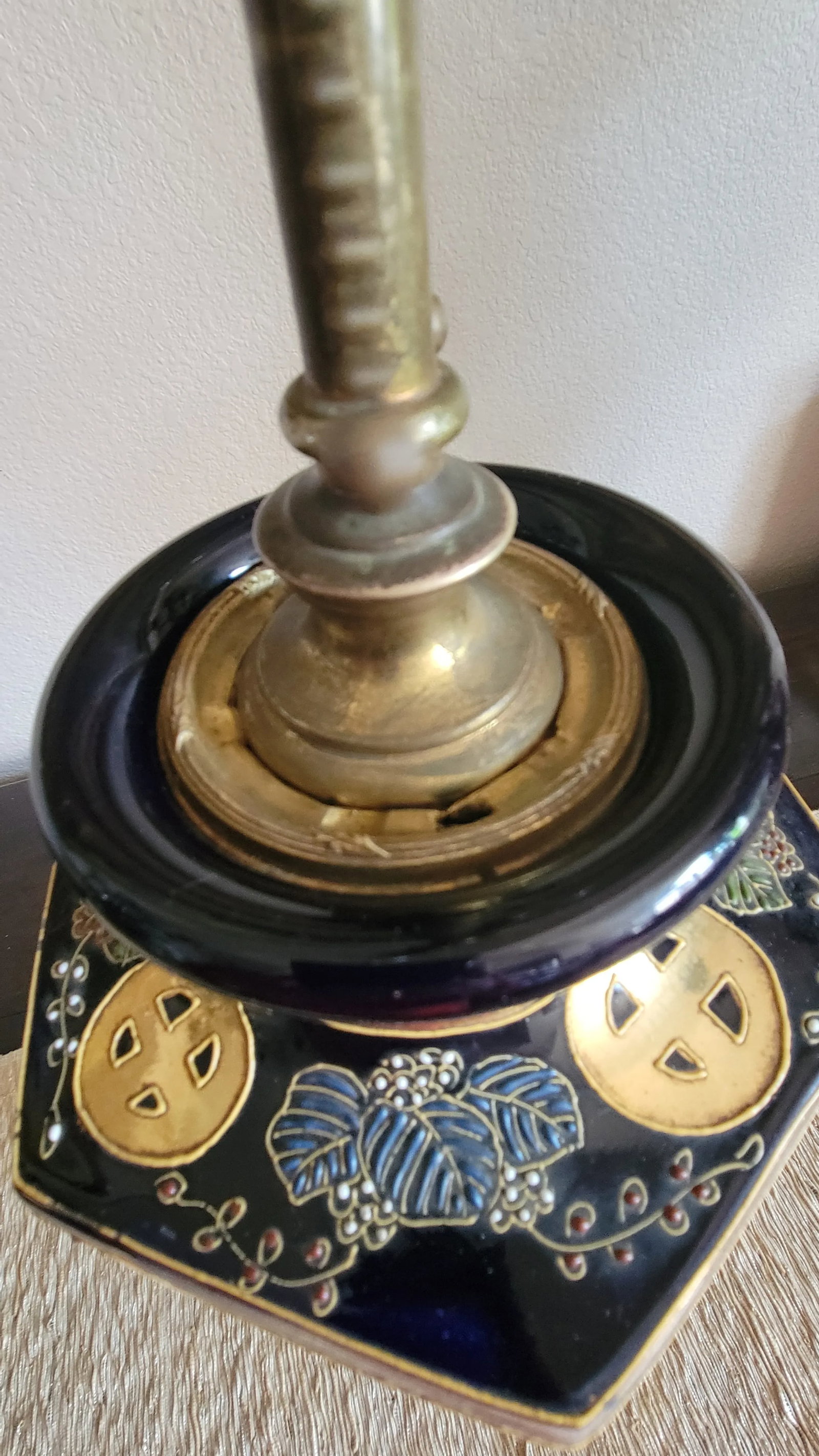 Gorgeous Vintage Hexagonal Asian Lamp - 6