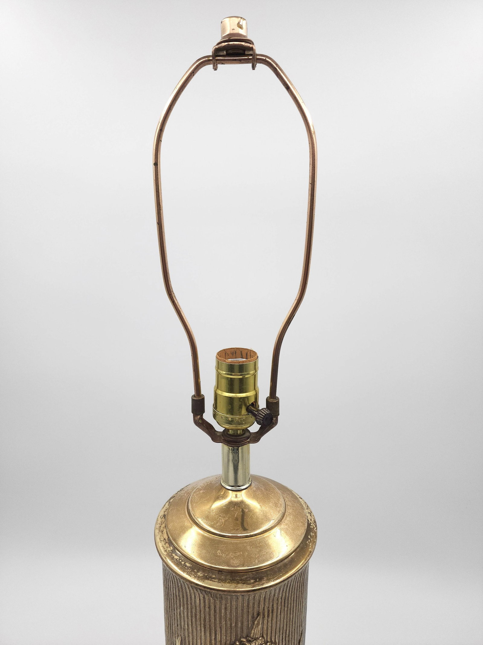 Vintage Brass Iris Relief Table Lamp With Wood Base - 6