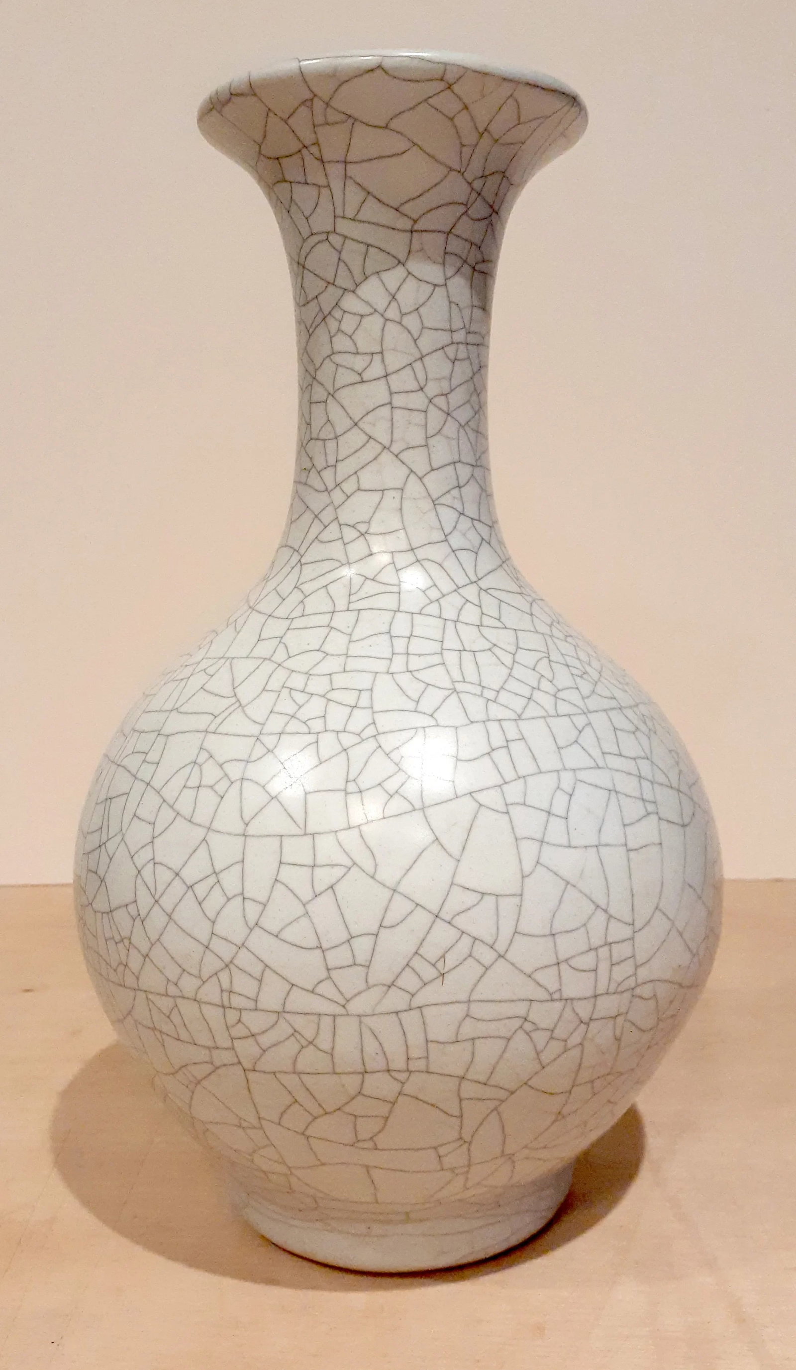 Early 20th Century Chinese Porcelain Guan Yao Vase - 10