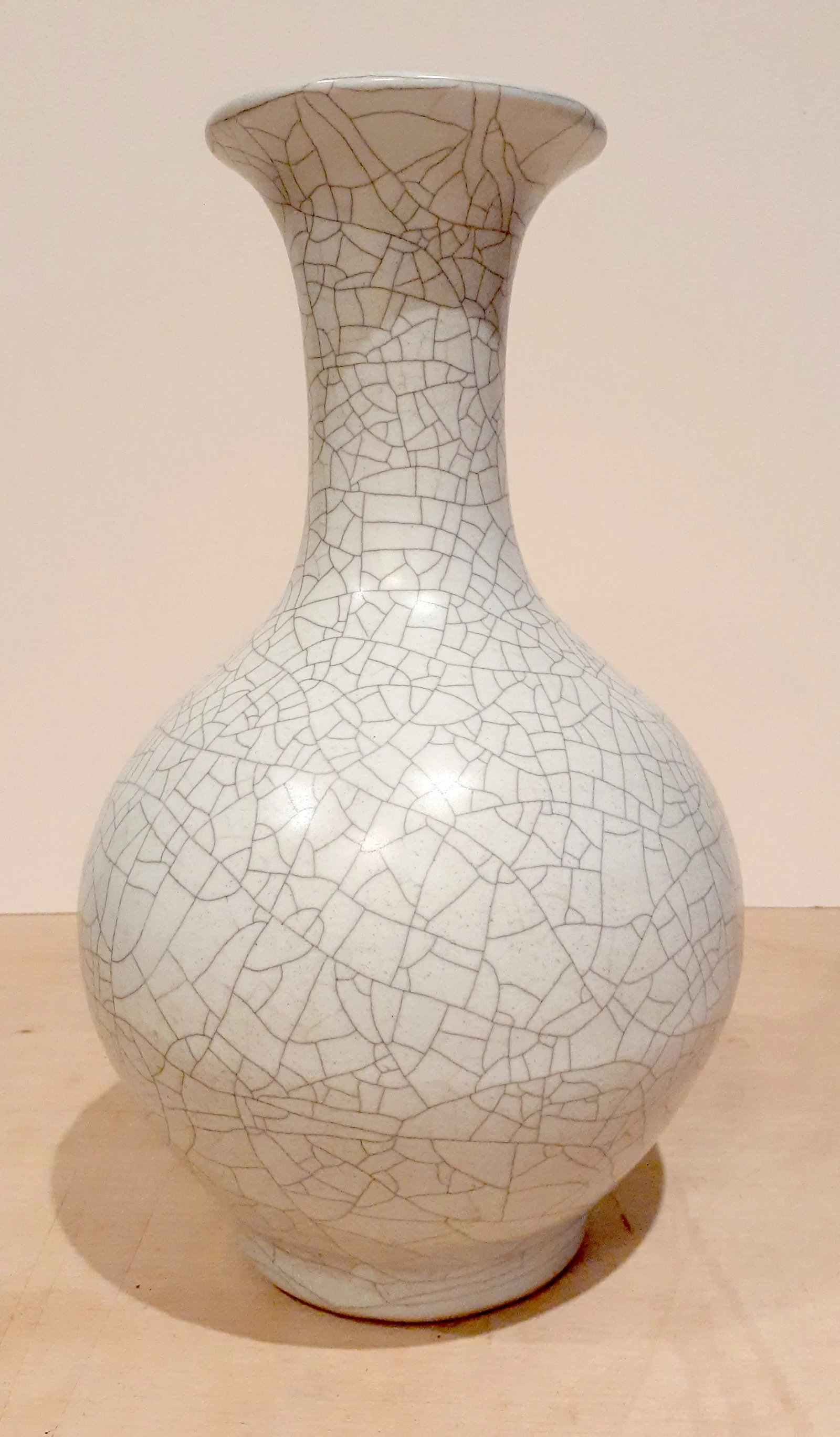 Early 20th Century Chinese Porcelain Guan Yao Vase - 2