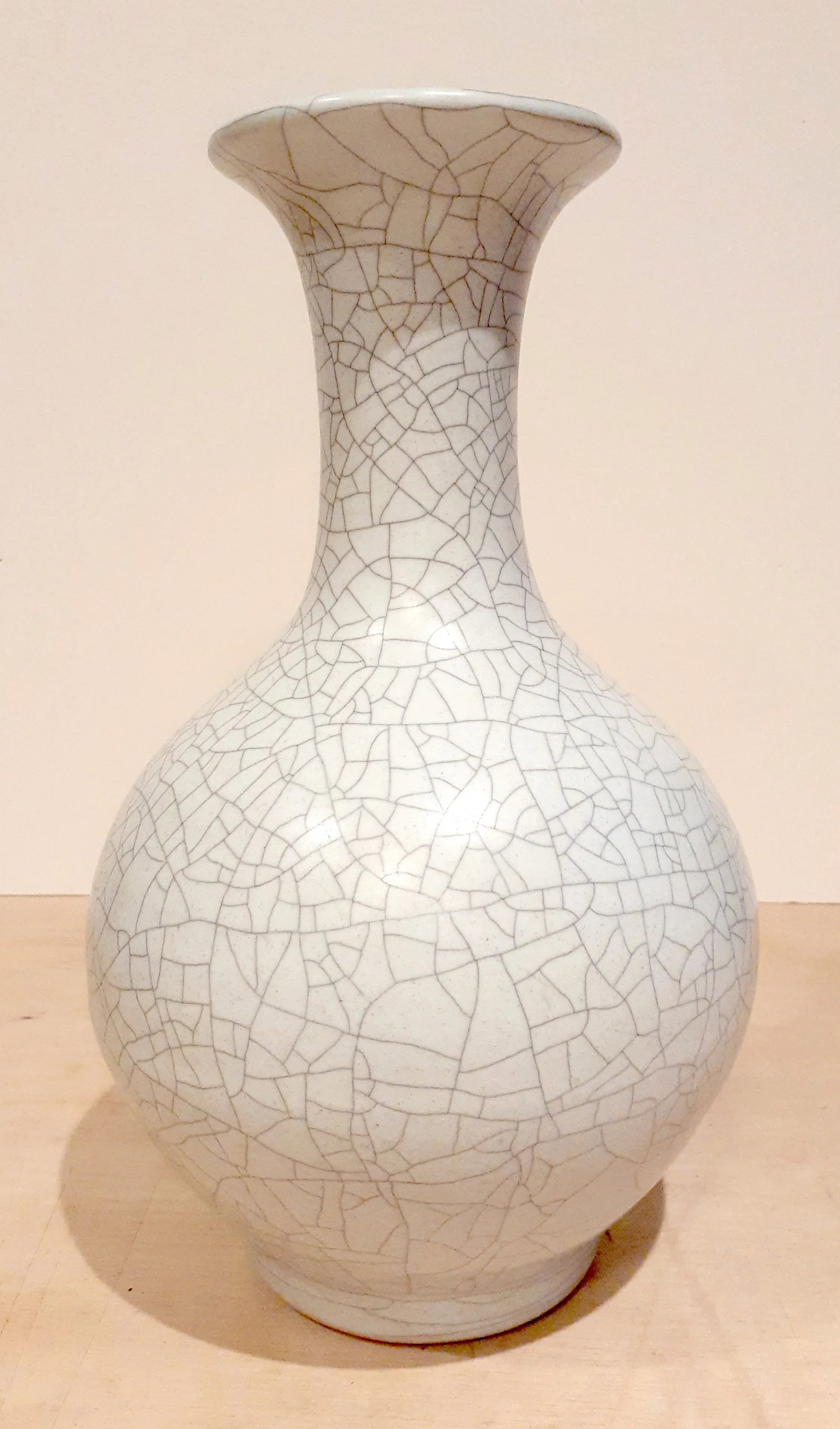 Early 20th Century Chinese Porcelain Guan Yao Vase - 3