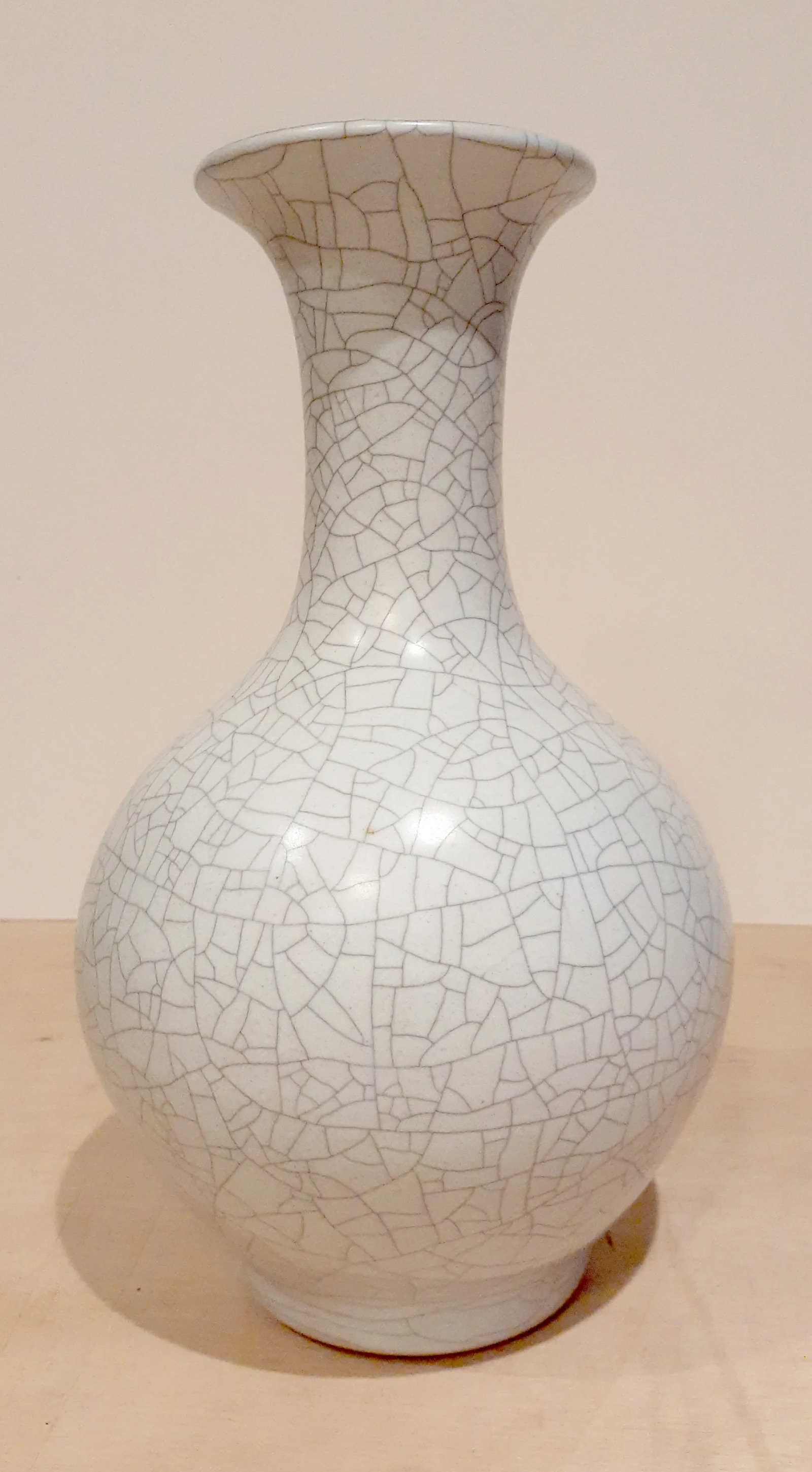 Early 20th Century Chinese Porcelain Guan Yao Vase - 4