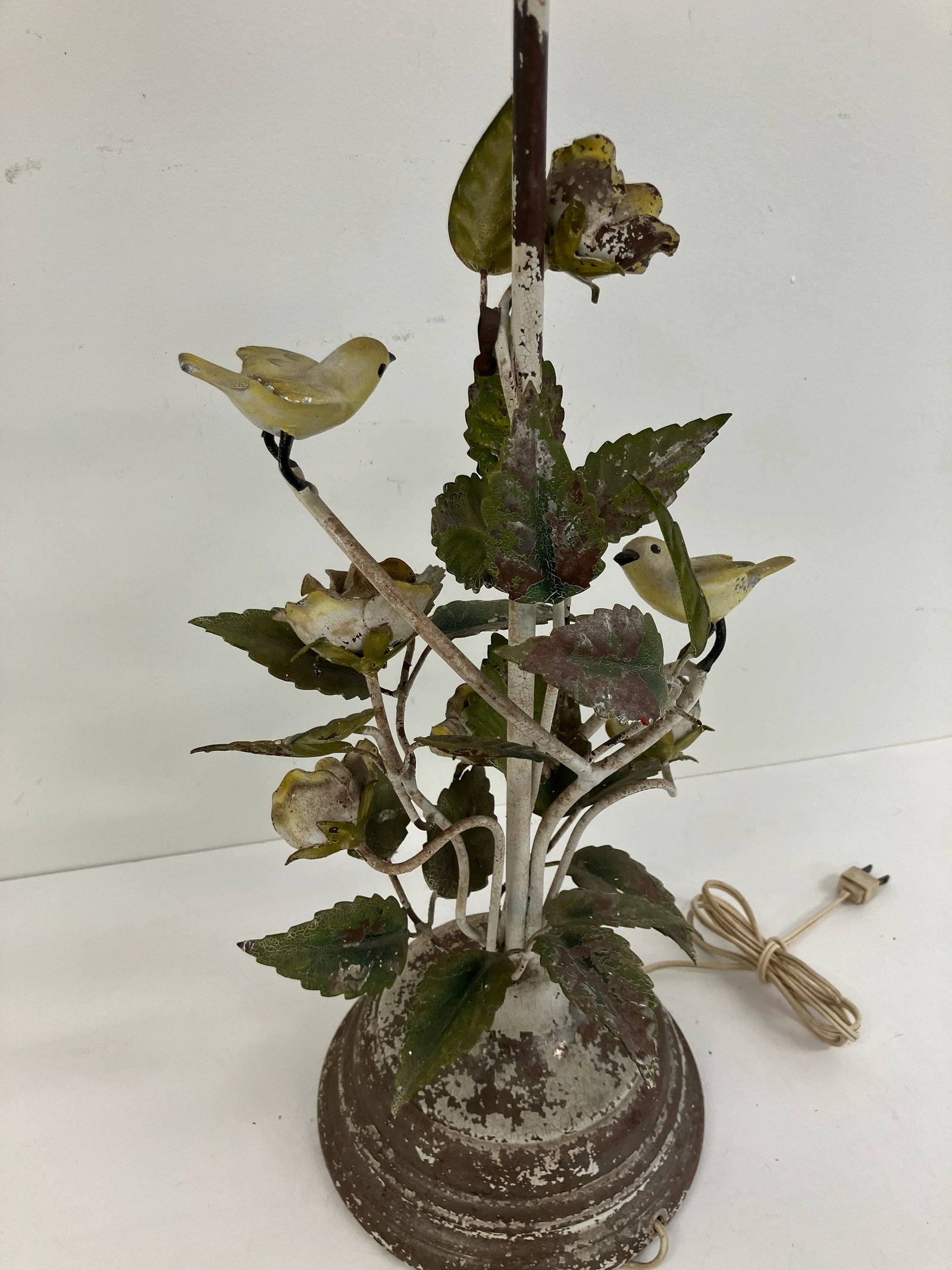 Vintage Italian Tole Bird & Floral Table Lamp, Cottagecore, Circa 1950s - 12