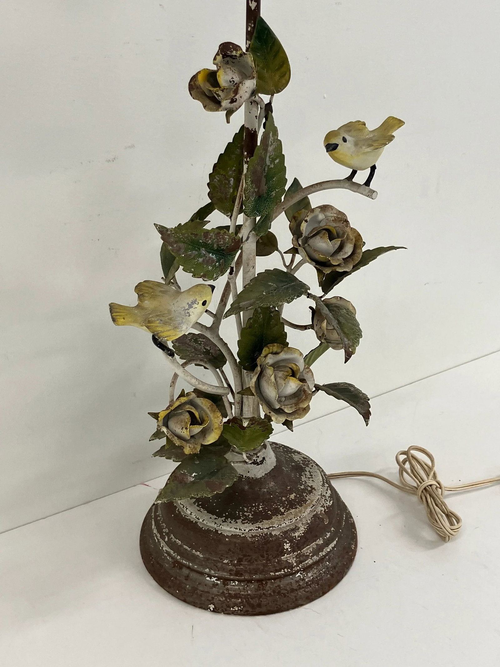 Vintage Italian Tole Bird & Floral Table Lamp, Cottagecore, Circa 1950s - 6