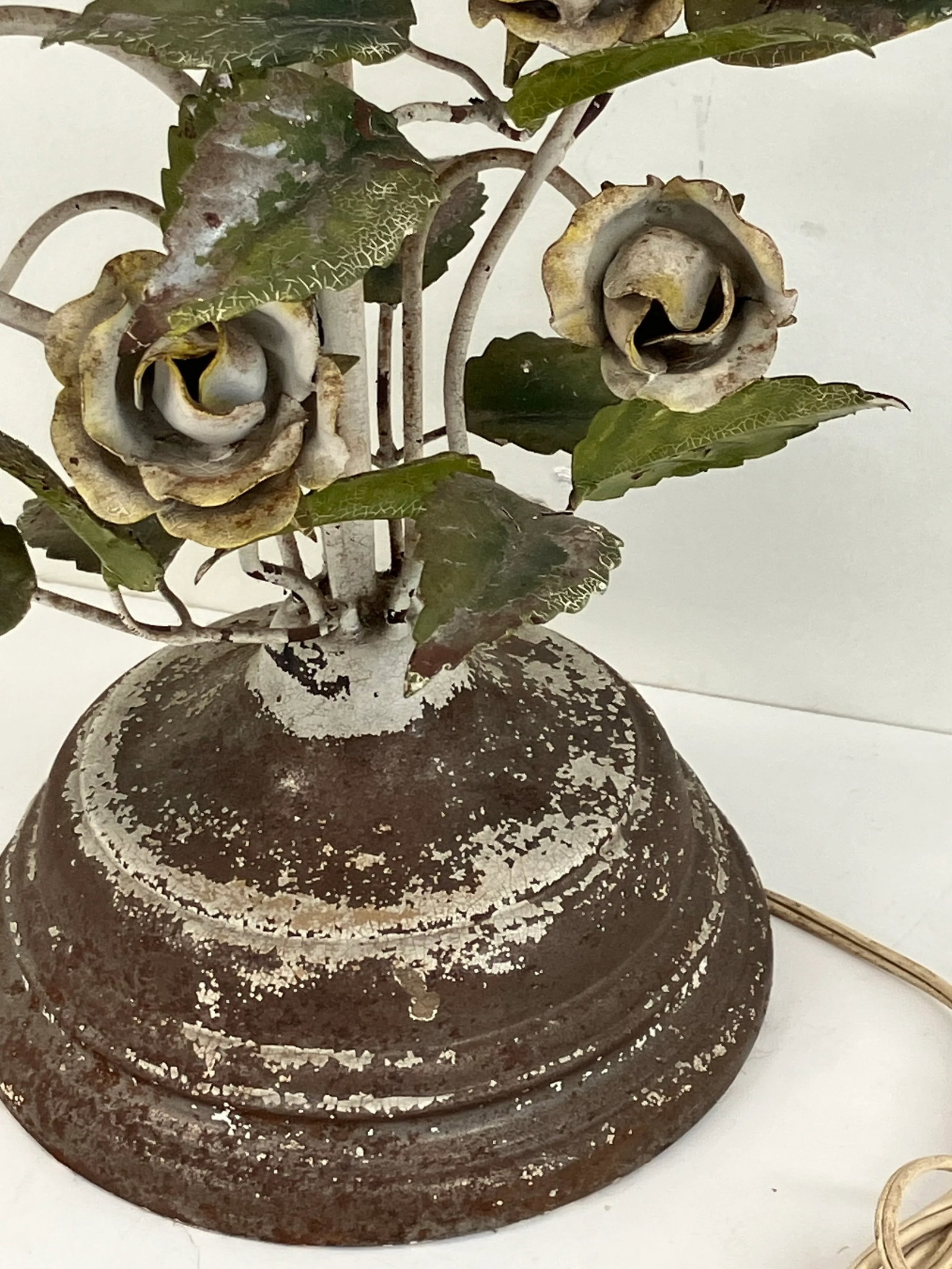 Vintage Italian Tole Bird & Floral Table Lamp, Cottagecore, Circa 1950s - 8