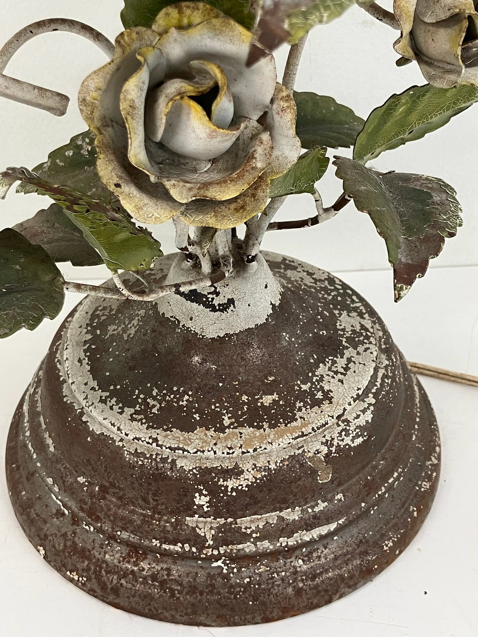 Vintage Italian Tole Bird & Floral Table Lamp, Cottagecore, Circa 1950s - 9
