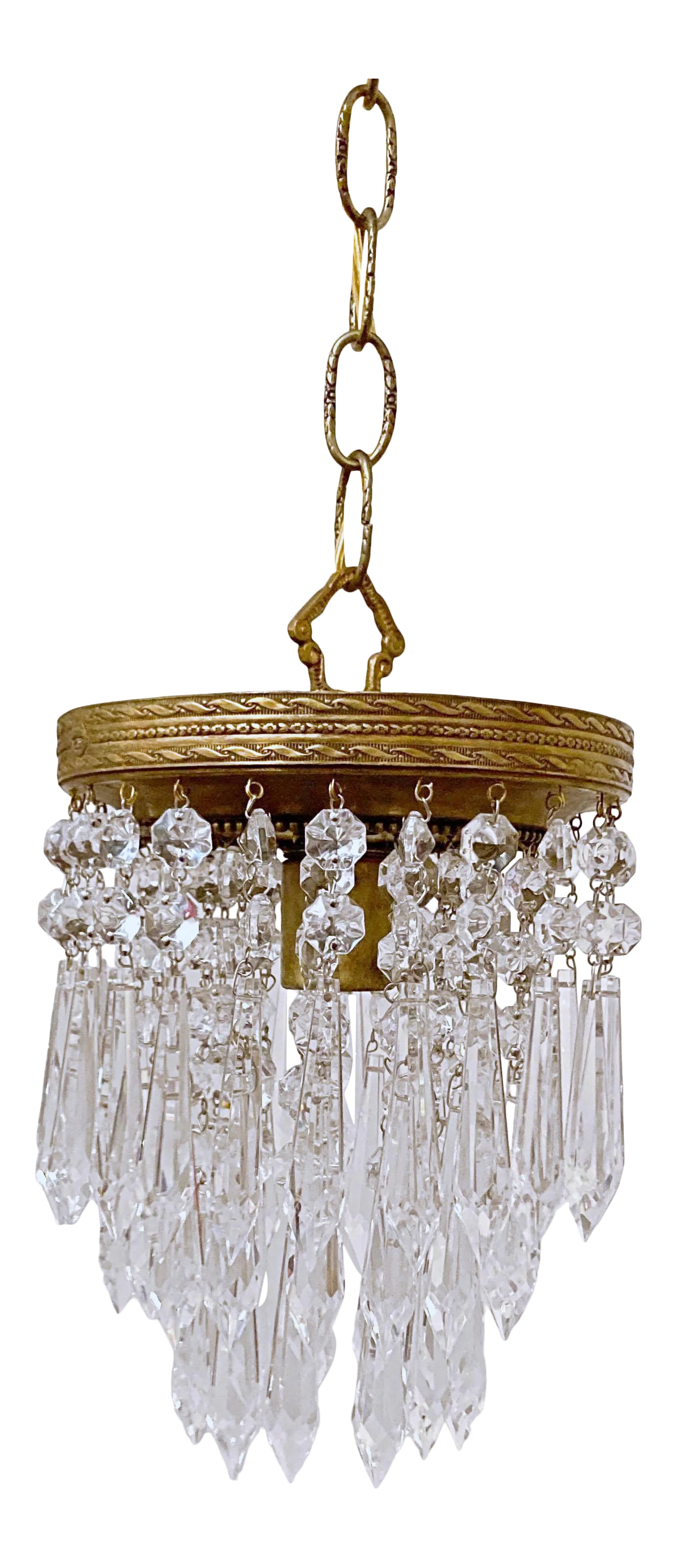 1920s Italian Brass Upside Down Layered Cake Chandelier: Italian layered chandelier with brass plated rim, octagon chains and 30% leaded U-drop crystals. It has 1 Edison base socket that can hold up to 100W regular light bulb or equivalent LED light bub. Re