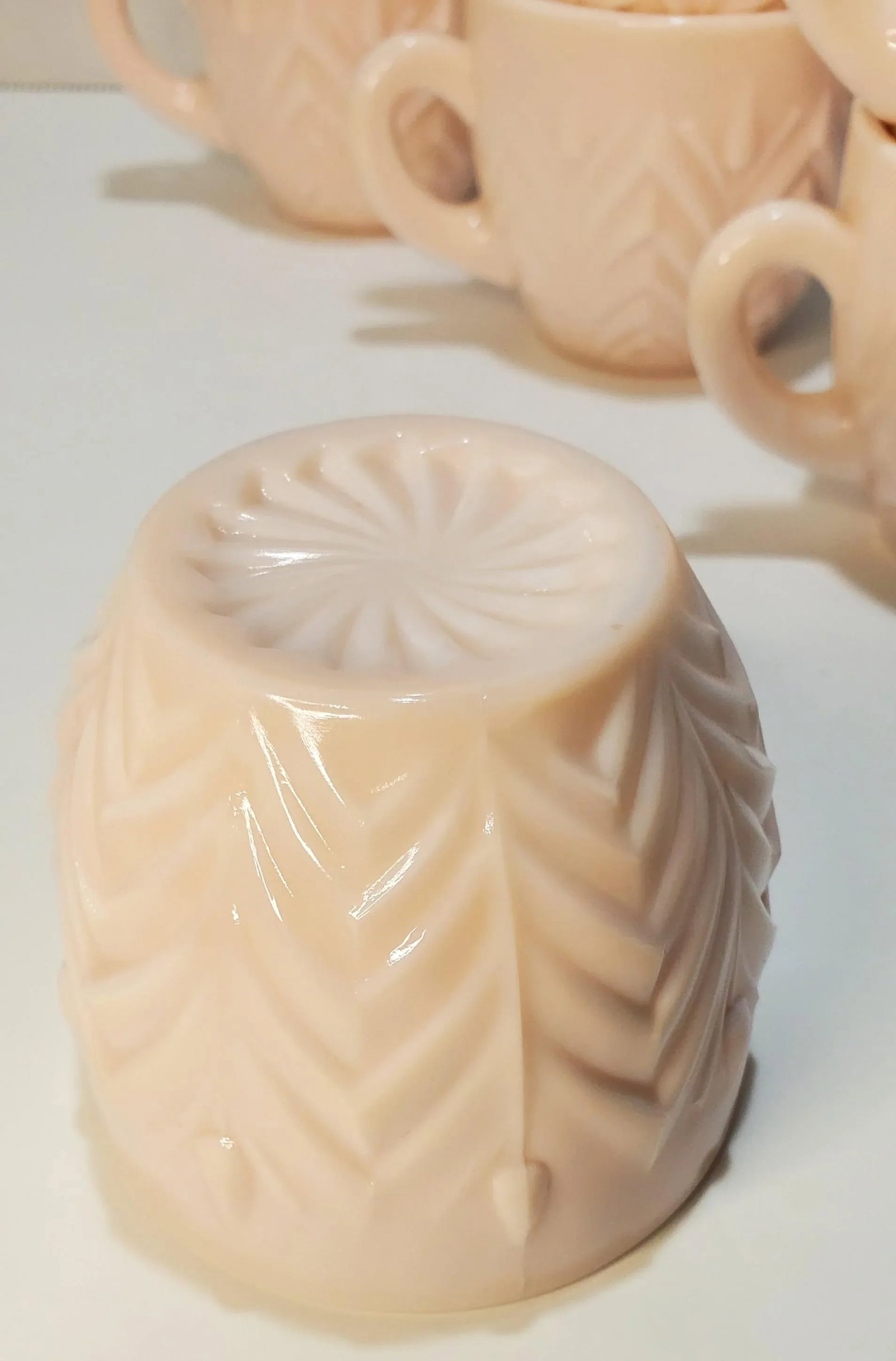 1950s Jeanette Feather Shell Pink Milk Glass Set of 7 Cups - 8