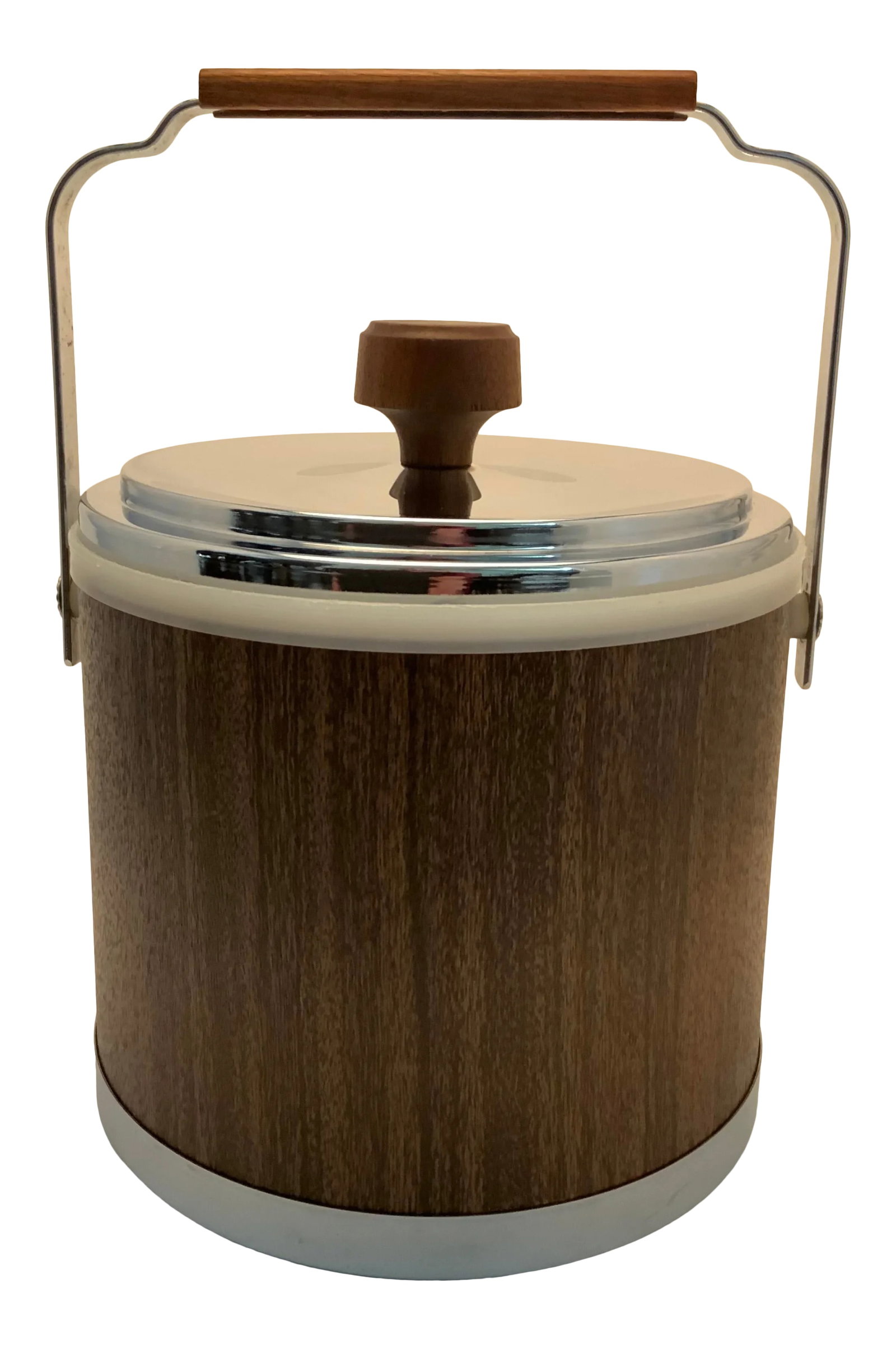 Vintage Atapco Ice Bucket: Atapco made in the USA vintage ice bucket. The handle and top are real wood and the sides are faux wood. The plastic liner is very clean and overall it is in excellent condition. Condition: Alteration