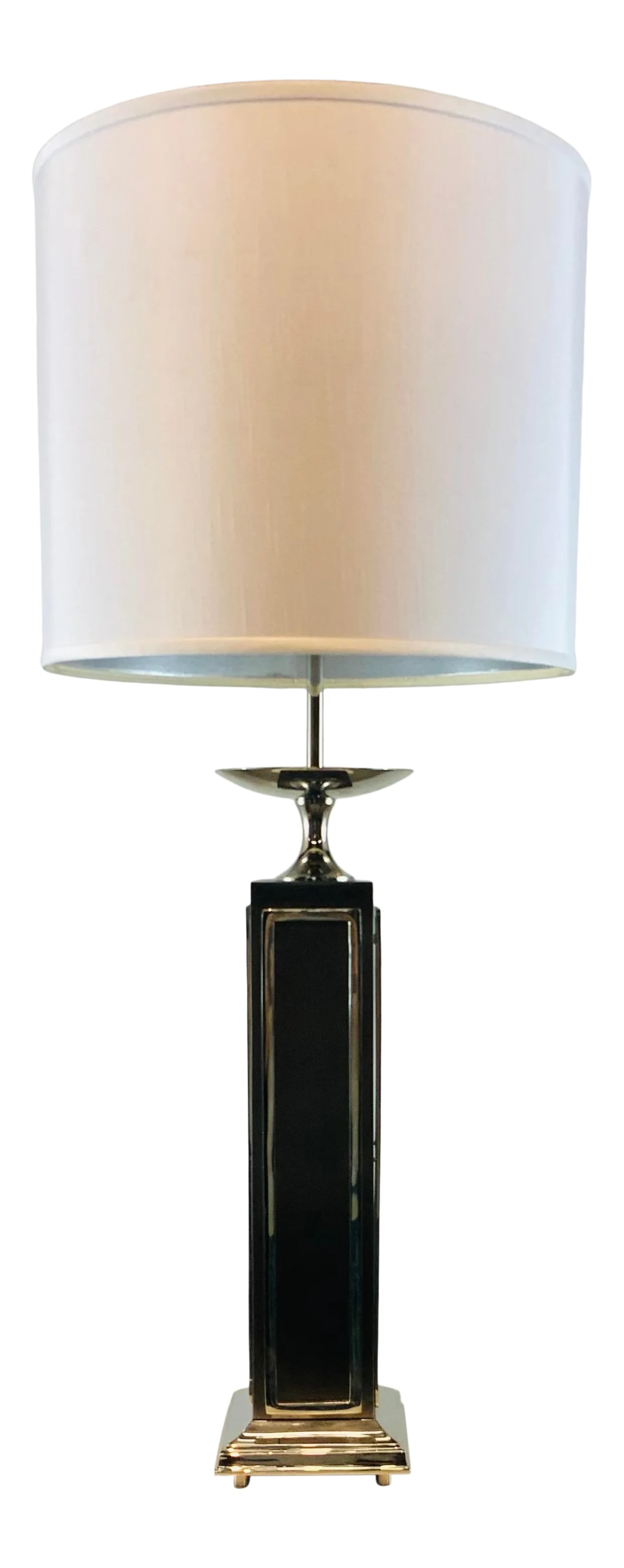 Global Views Modern Polished Nickel Grecco Table Lamp: Original Retail $1047, stylish Global Views Modern Polished Nickel Grecco Table Lamp, charcoal gray metal body, white fabric shade, showroom floor sample Condition: Imperfections: Some Imperfections