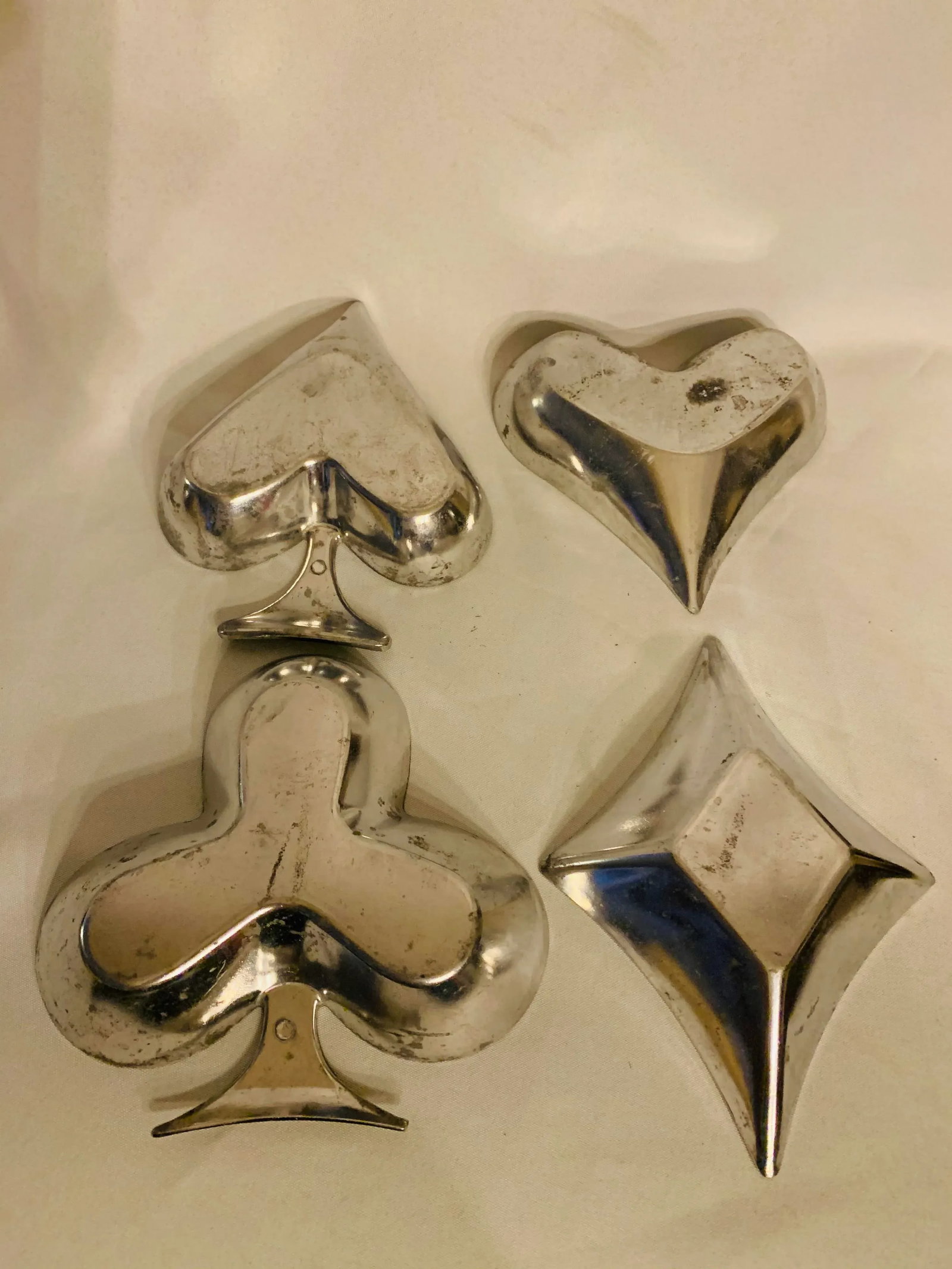 Vintage Tin/Aluminum Poker Nut Dishes- Set of 4 - 2