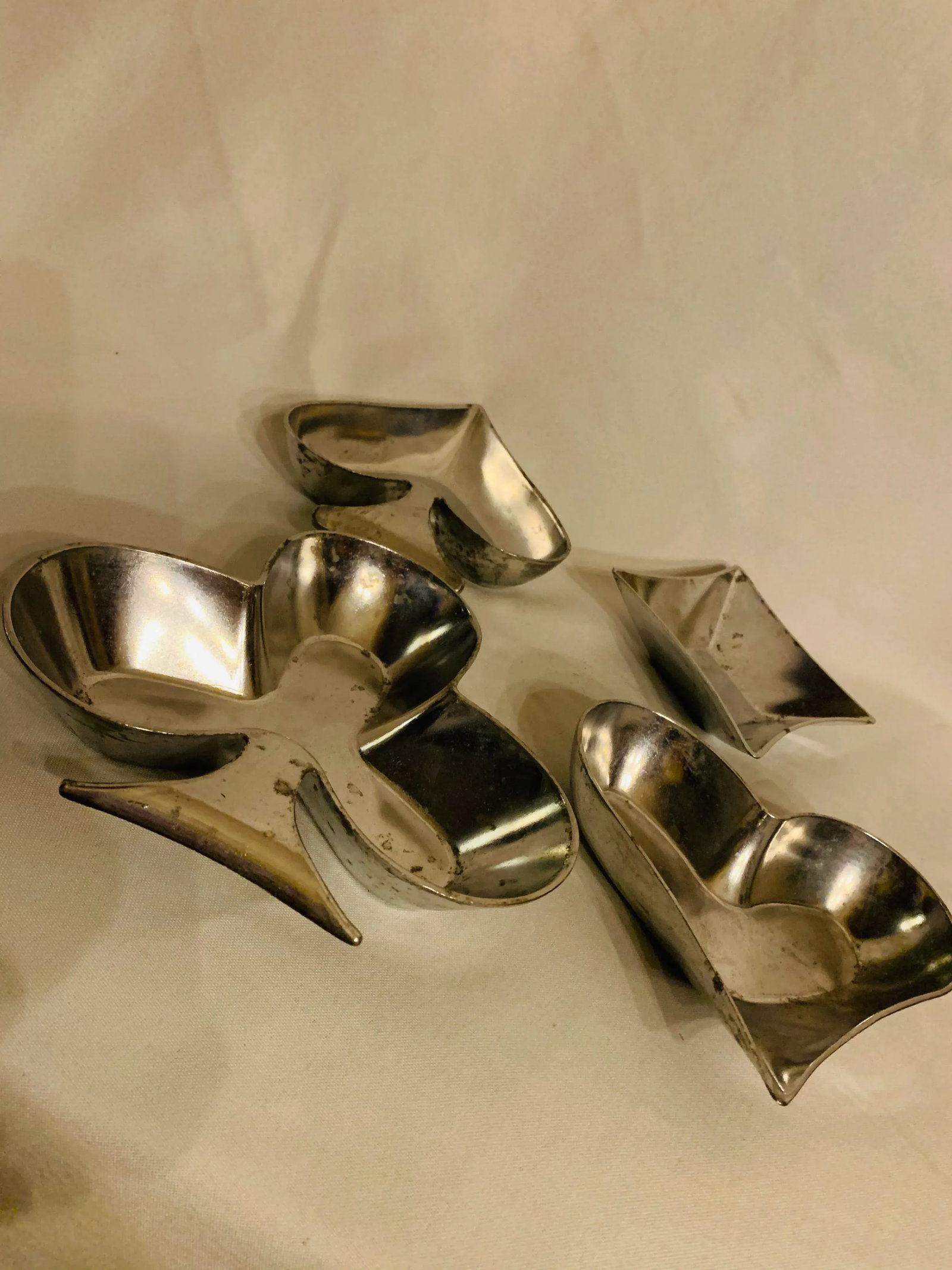 Vintage Tin/Aluminum Poker Nut Dishes- Set of 4 - 9