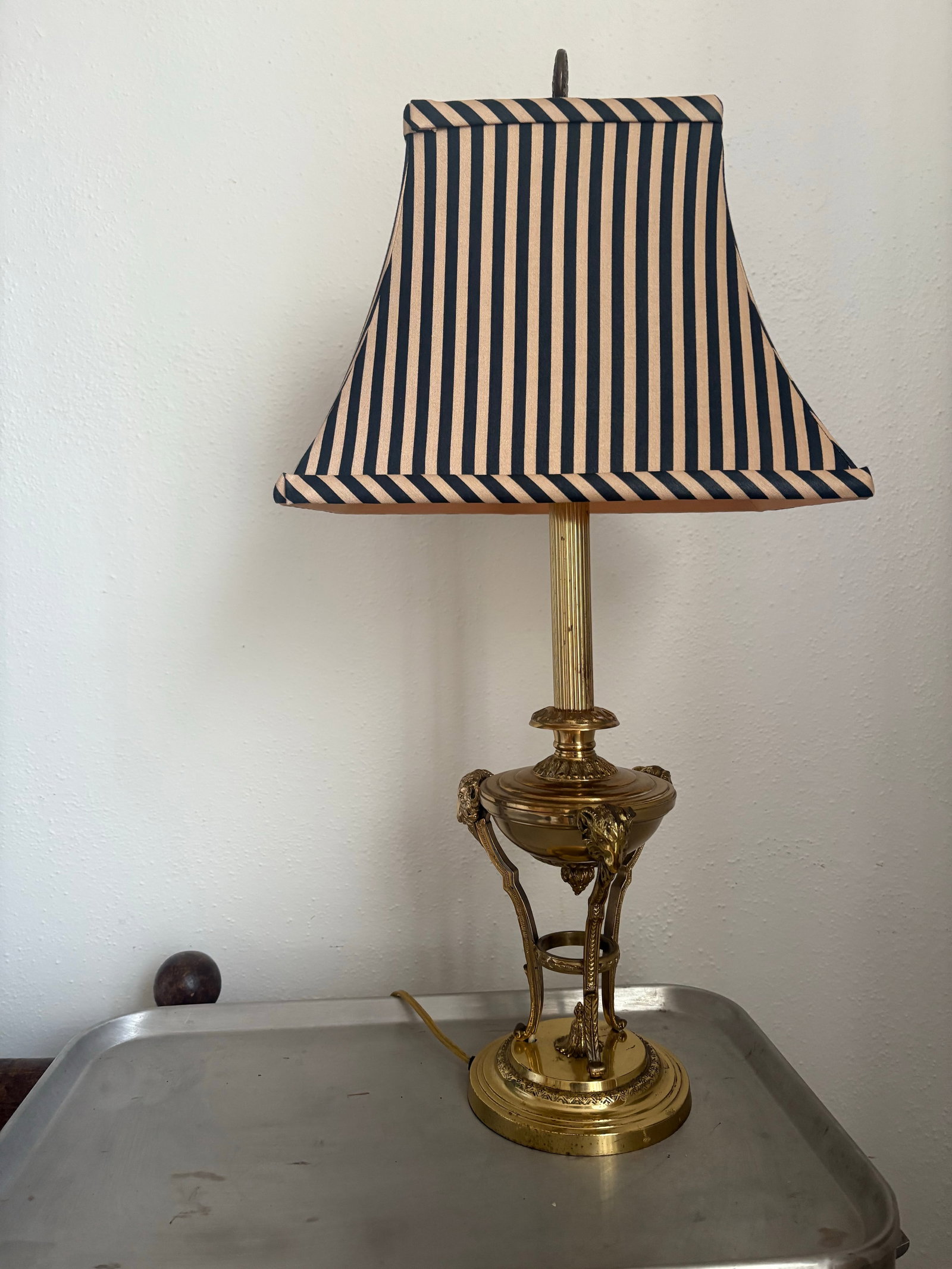 1960s Hollywood Regency Brass Ram Lamp With Silk Striped Shade - 6