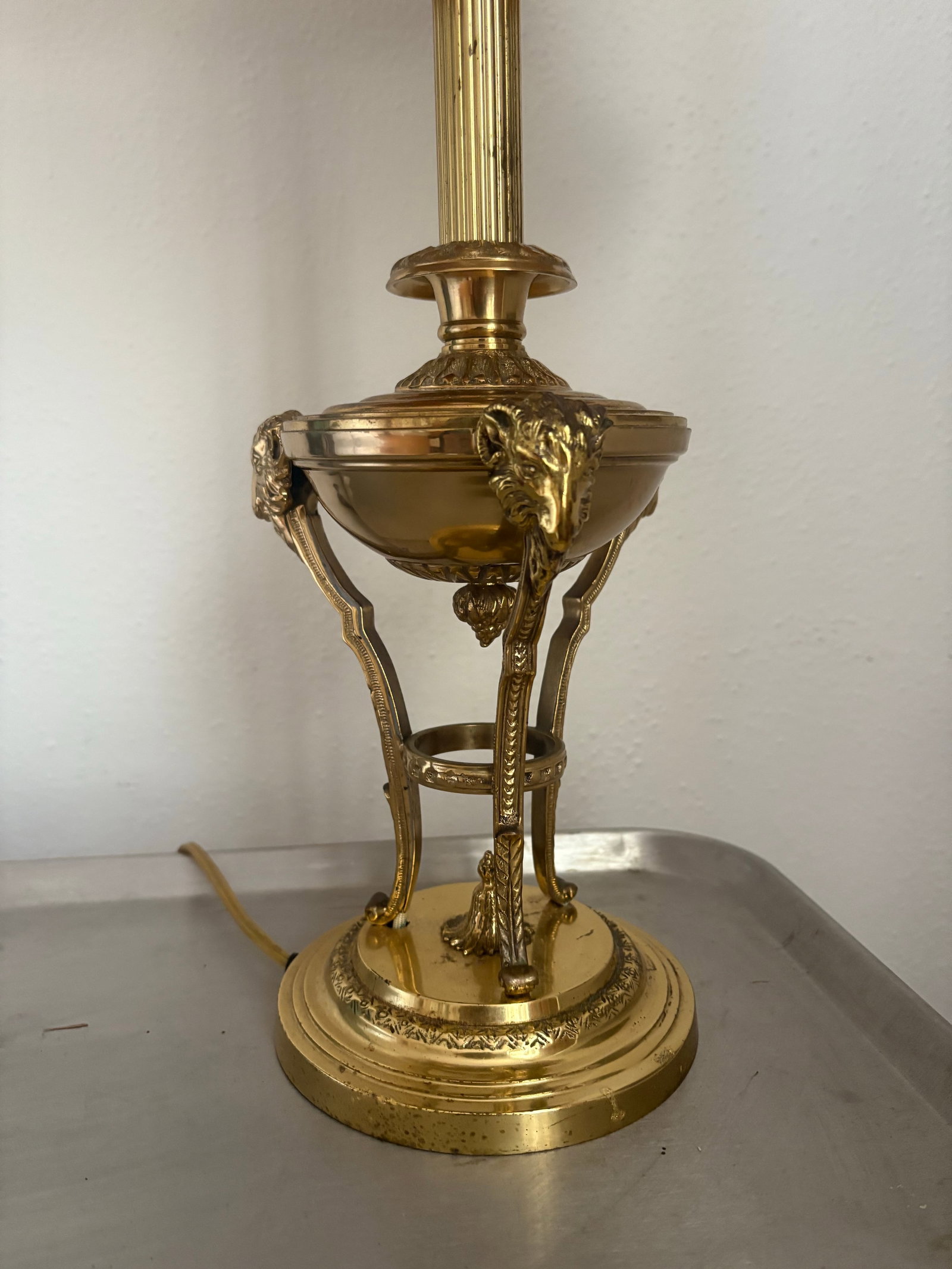 1960s Hollywood Regency Brass Ram Lamp With Silk Striped Shade - 7