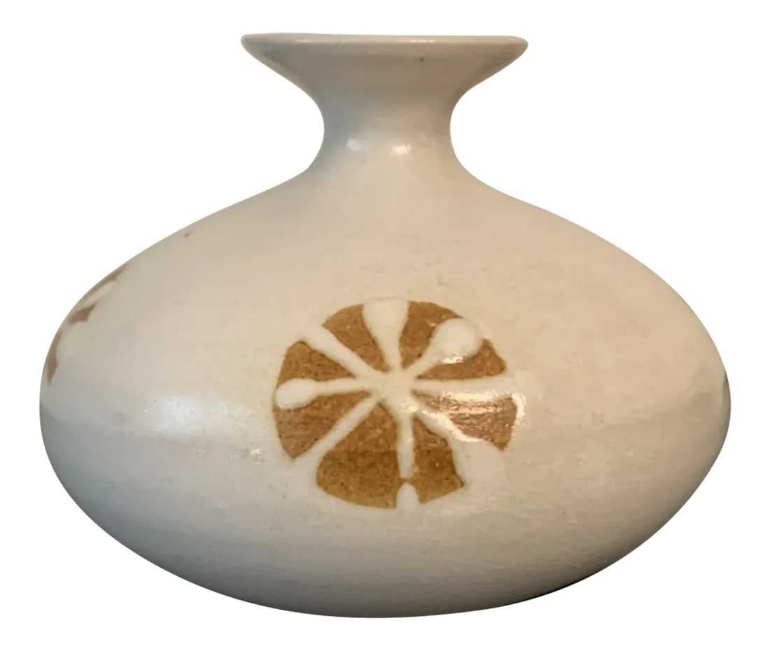 Vintage 1960s Omc Japan Mini Bud Vase: Vintage pottery bud vase. Made by OMC Japan. 4" tall and wide. Painted cream white with light brown flower design. In great condition. Otagiri Mercantile Company OMC This company was in business from