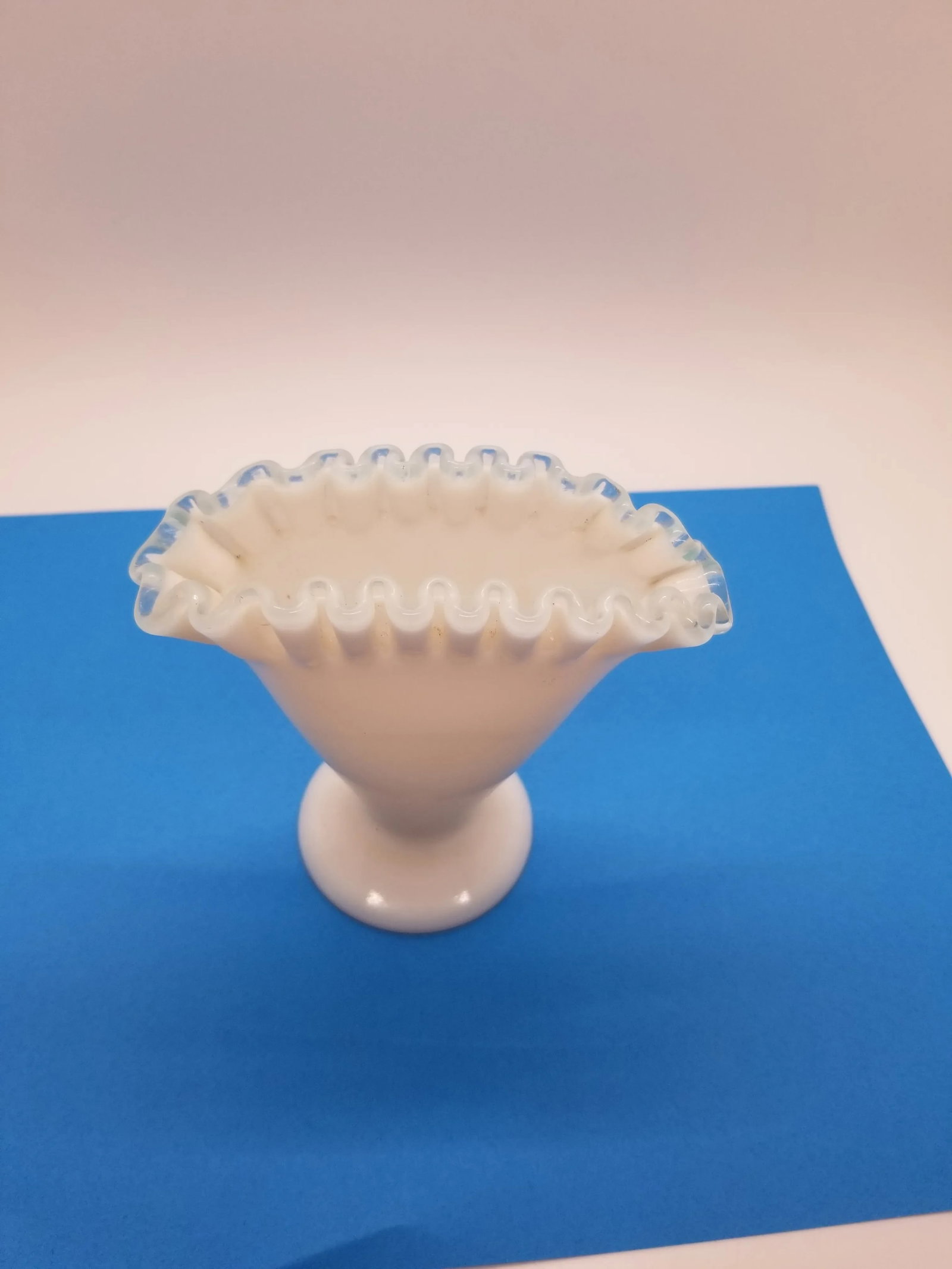 1941-1942 Fenton Glass Aqua Blue Crest Ruffled Fan Milk Glass Vase - 2