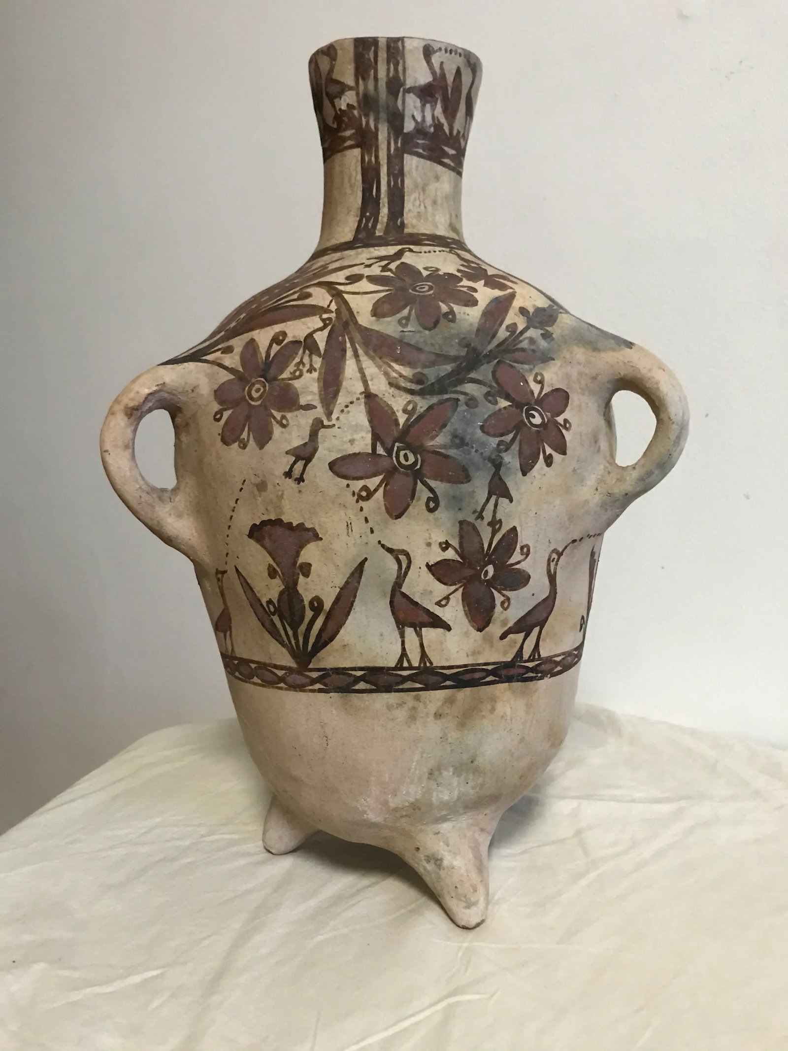 Prehispanic Hand Painted Mexican 3 Footed Vessel - 4