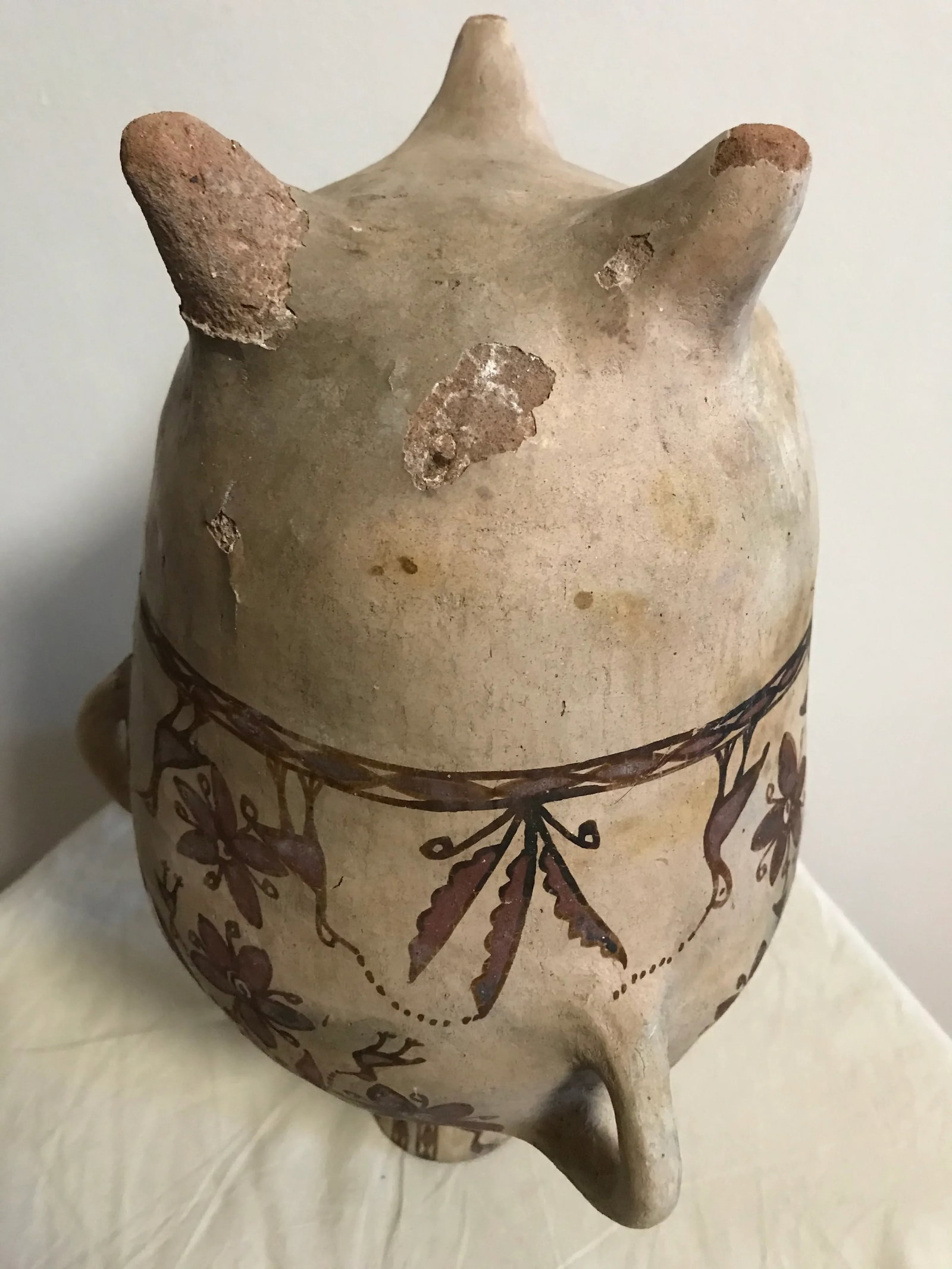 Prehispanic Hand Painted Mexican 3 Footed Vessel - 6