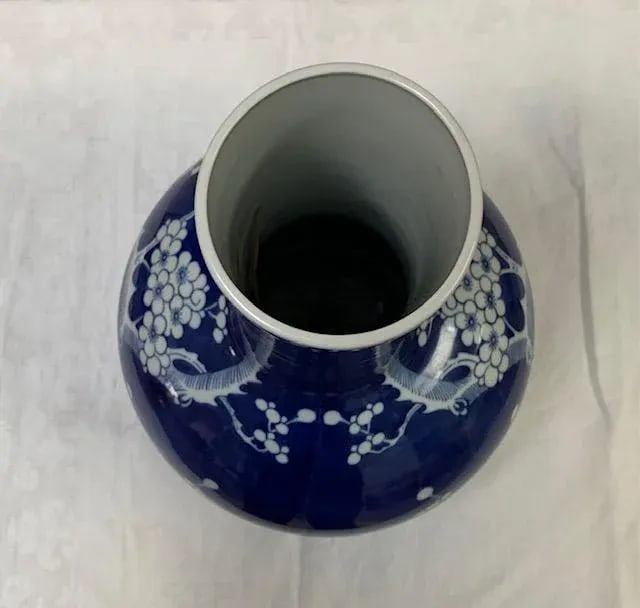1950s Large Chinese Porcelain Blue & White Hand-Painted Cherry Blossom Long Neck Vase - 5