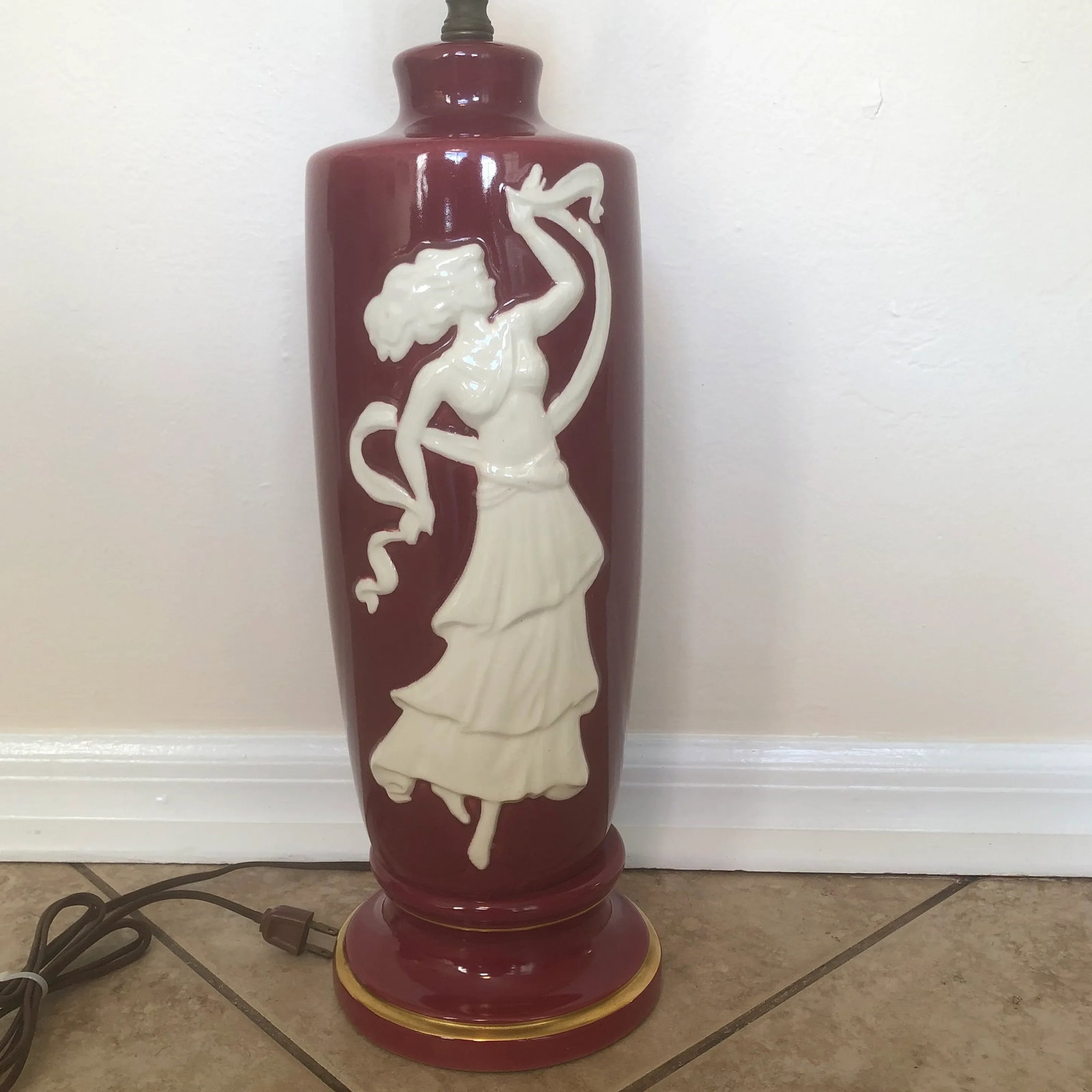 Vintage Mid-Century Modern Art Deco Ceramic Table Lamp With Dancing Woman - 2