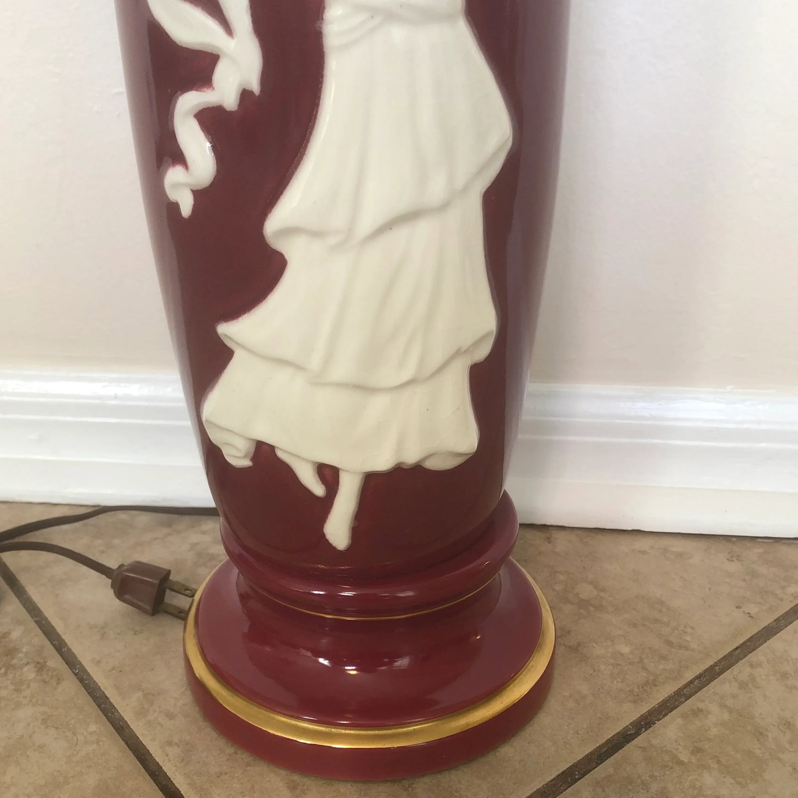 Vintage Mid-Century Modern Art Deco Ceramic Table Lamp With Dancing Woman - 4
