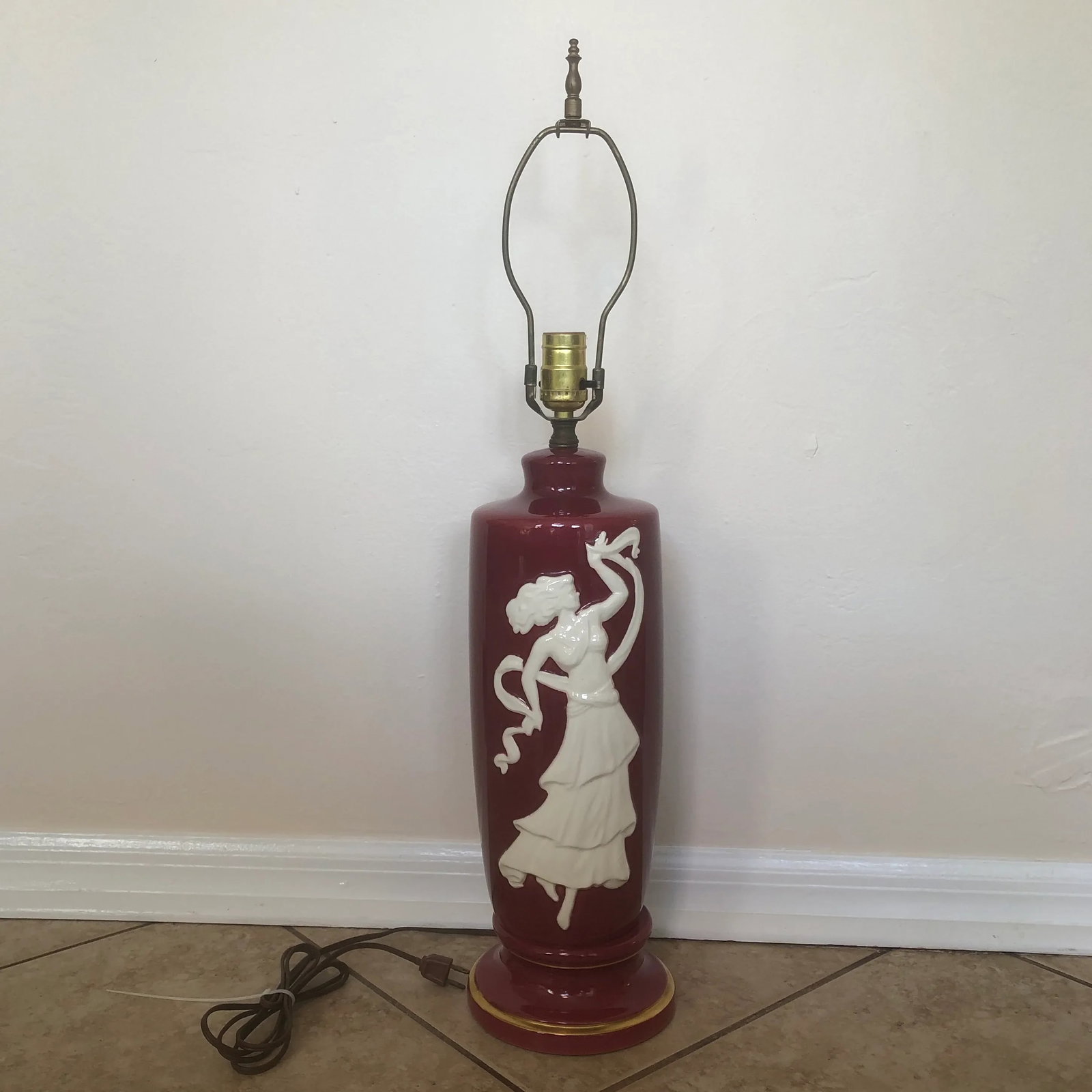 Vintage Mid-Century Modern Art Deco Ceramic Table Lamp With Dancing Woman - 9