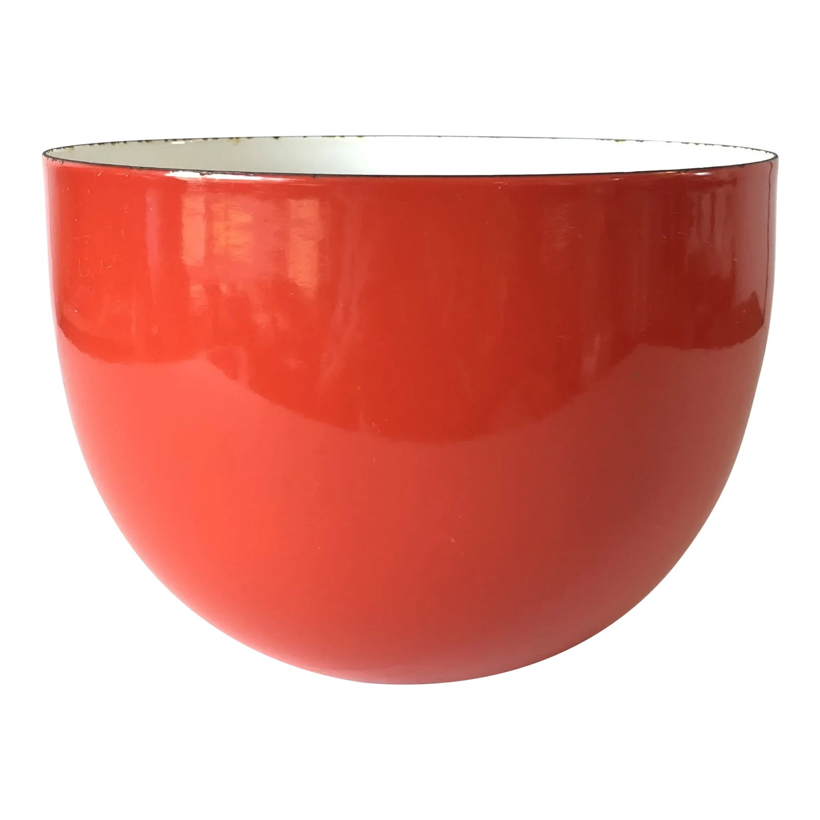 1960s Kaj Franck l Enamel Danish Modern Red and White Bowl: Vintage Finel red enamel bowl manufactured by Arabia, designed by Kaj Franck in 1960s. Measurements: Height: 14cm / 5.7in diameter: 21cm / 8.3in Condition: Alterations: Original Condition Unaltered