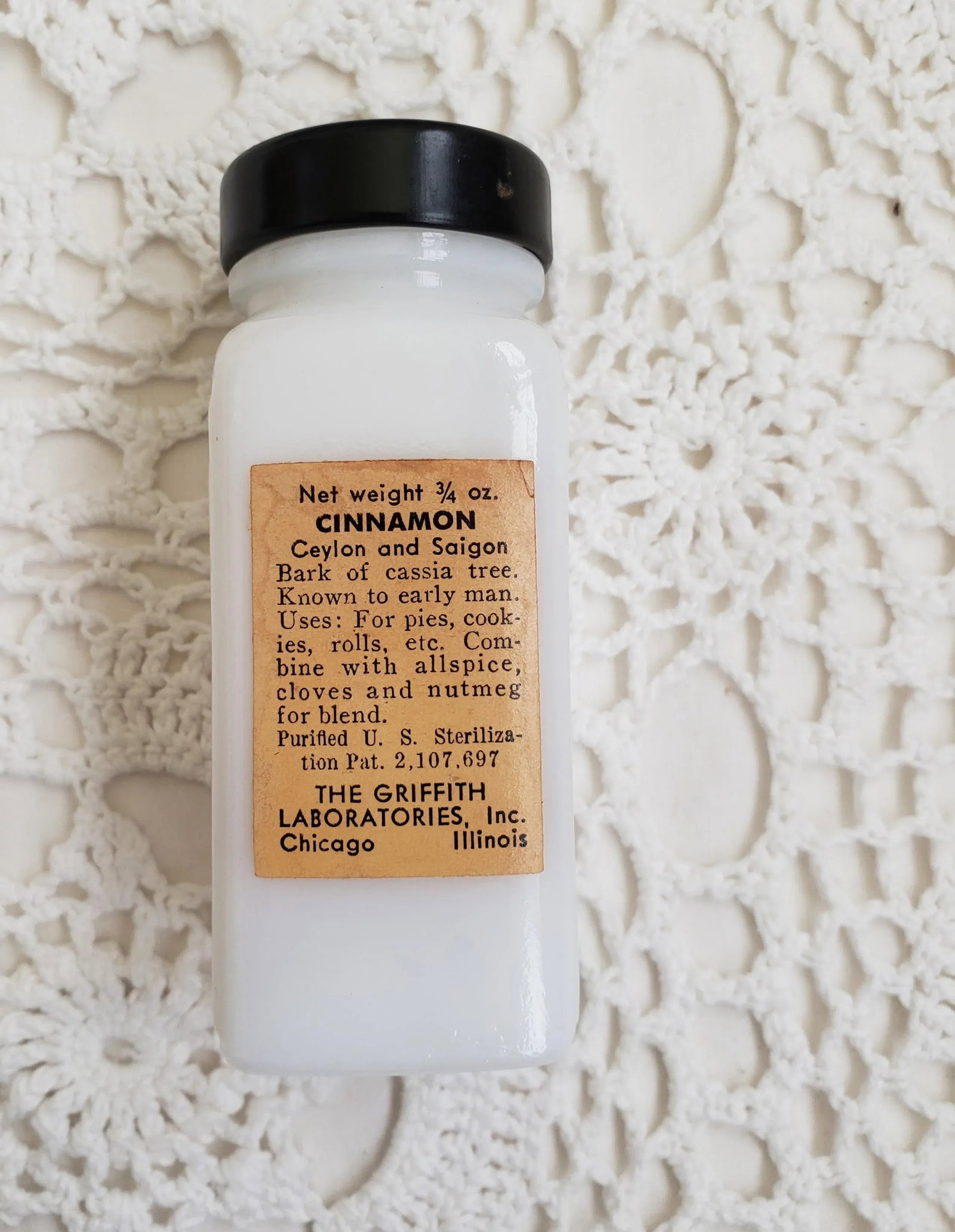 1940s Black and White Griffith's Laboratories Spice Rack - Set of 17 - 4